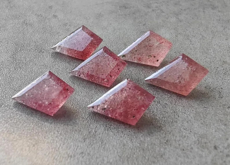 [WHOLESALE] NATURAL PINK STRAWBERRY FACETED KITE SHAPE LOOSE GEMSTONE
