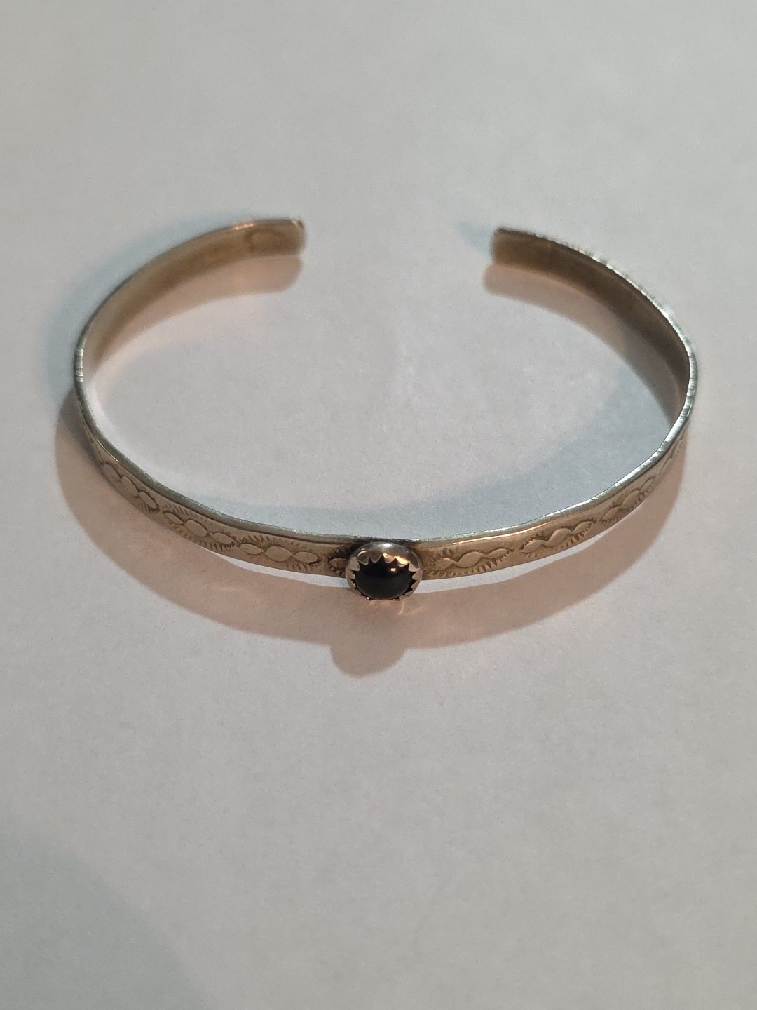 N.A. Navajo Cuff Bracelet Sterling Silver And Onyx Stone 6.5″