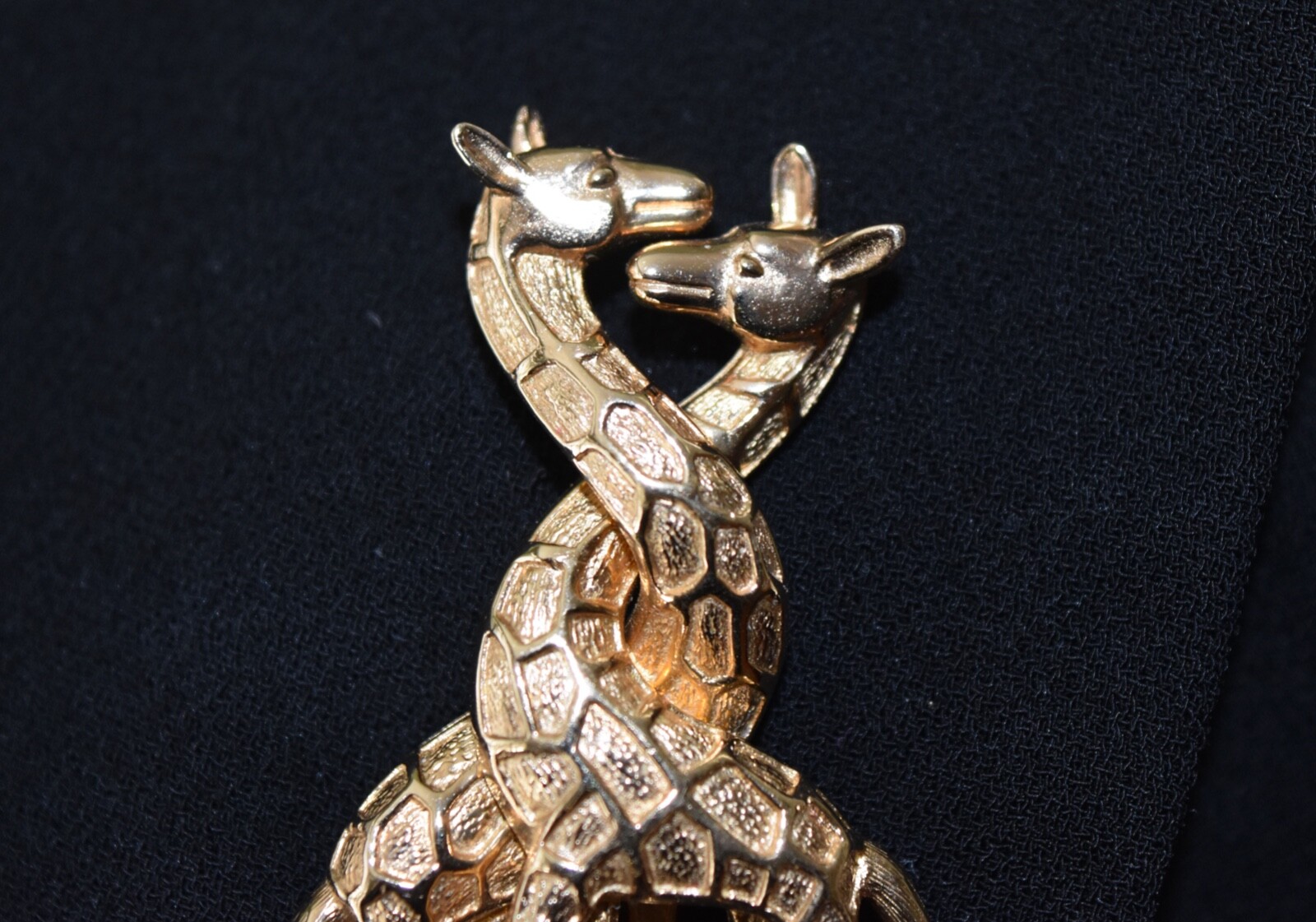 VTG Boucher Giraffe Pin Brooch 2 Giraffes Intertwined Necks Love Numbered