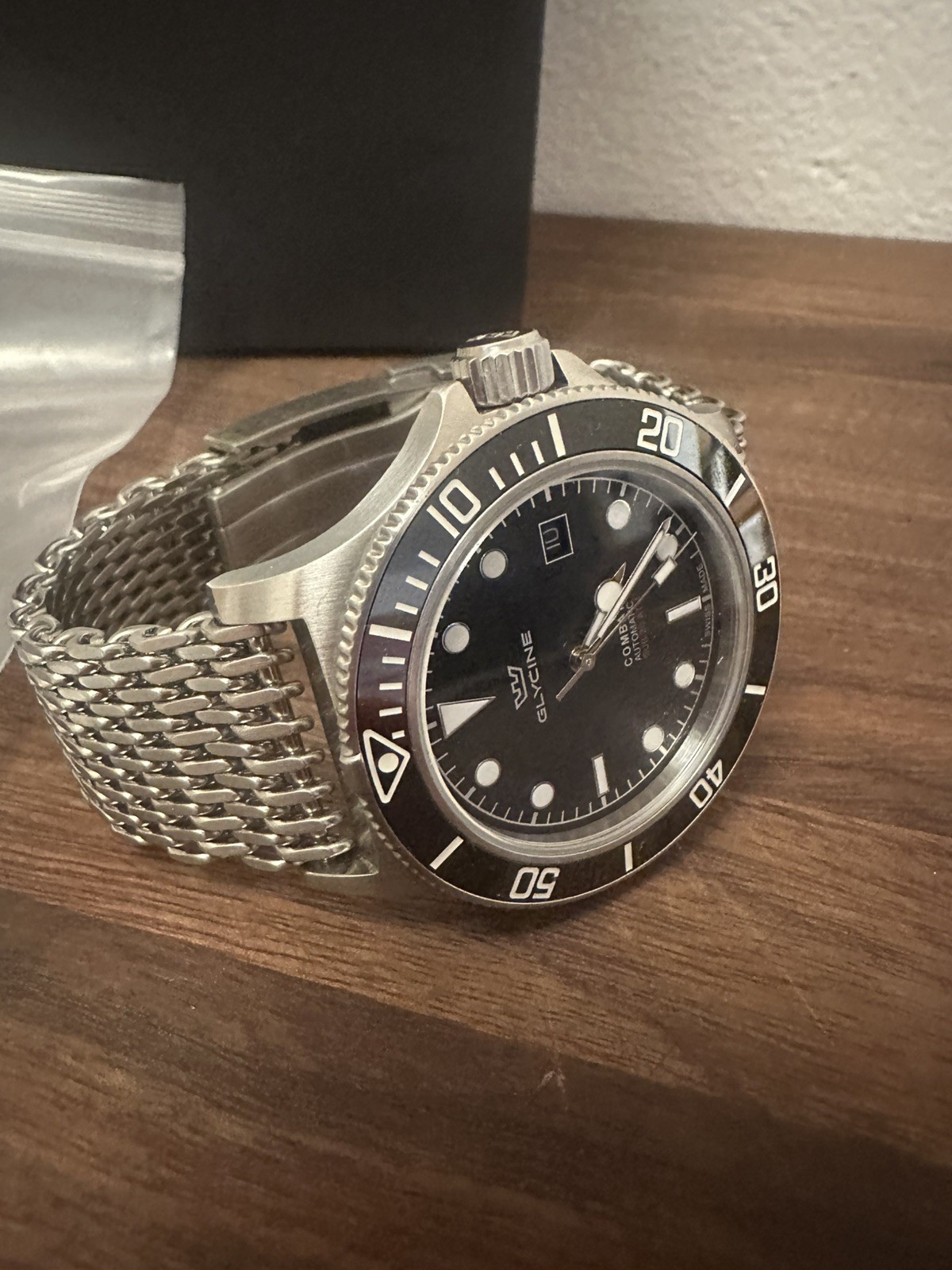 Glycine Combat Sub GL0388 watch w/ Box, Papers, xtra bracelet & coke bezel. MINT
