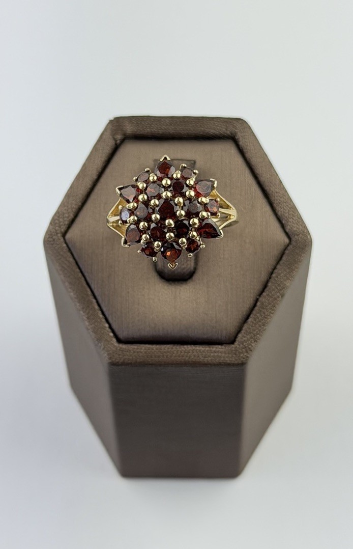 Garnet 9ct Gold Ring , Vintage And Hallmarked , Yellow Gold P1/2