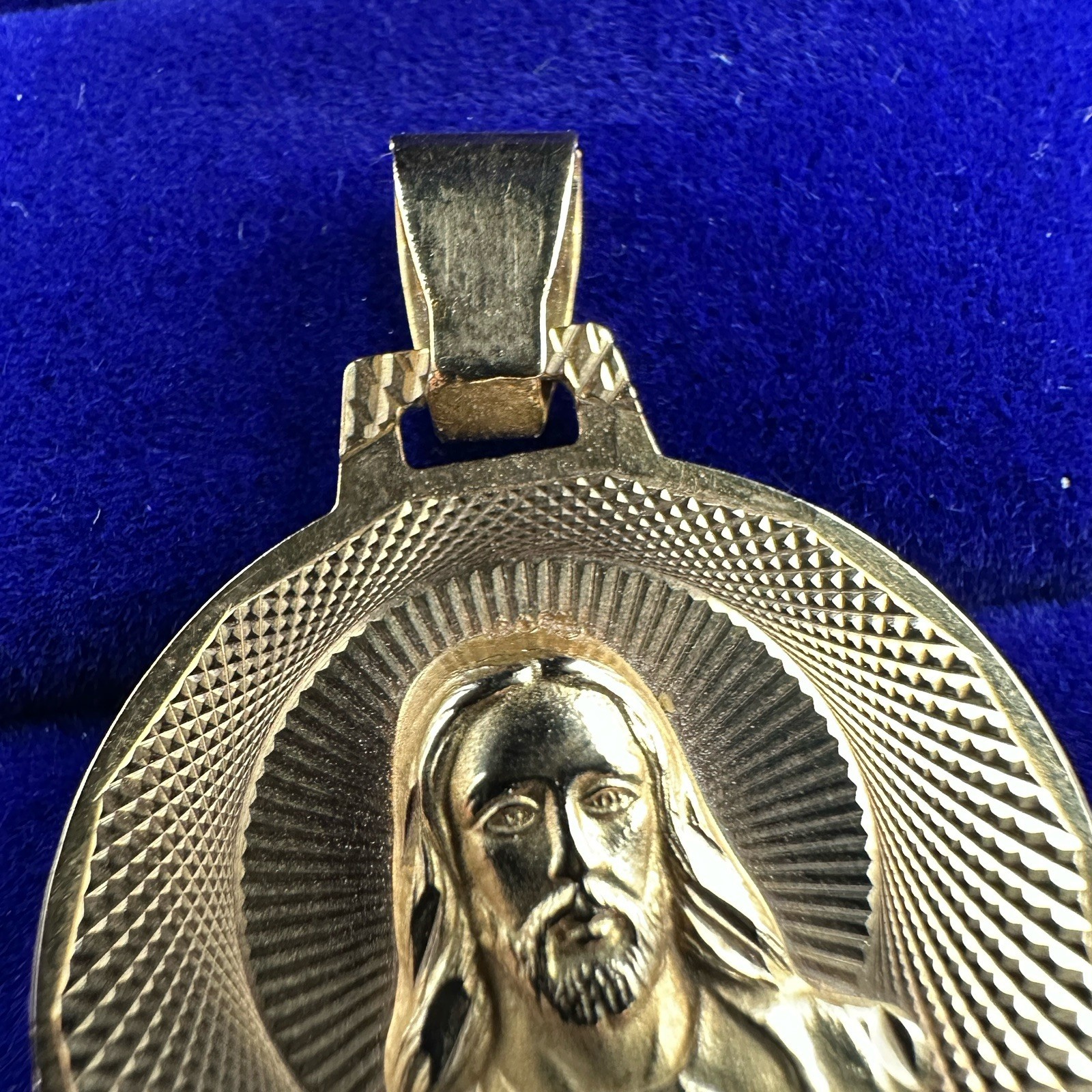 10K Yellow Gold Sacred Heart Jesus Virgin Mary Reversible Pendant 3.48g