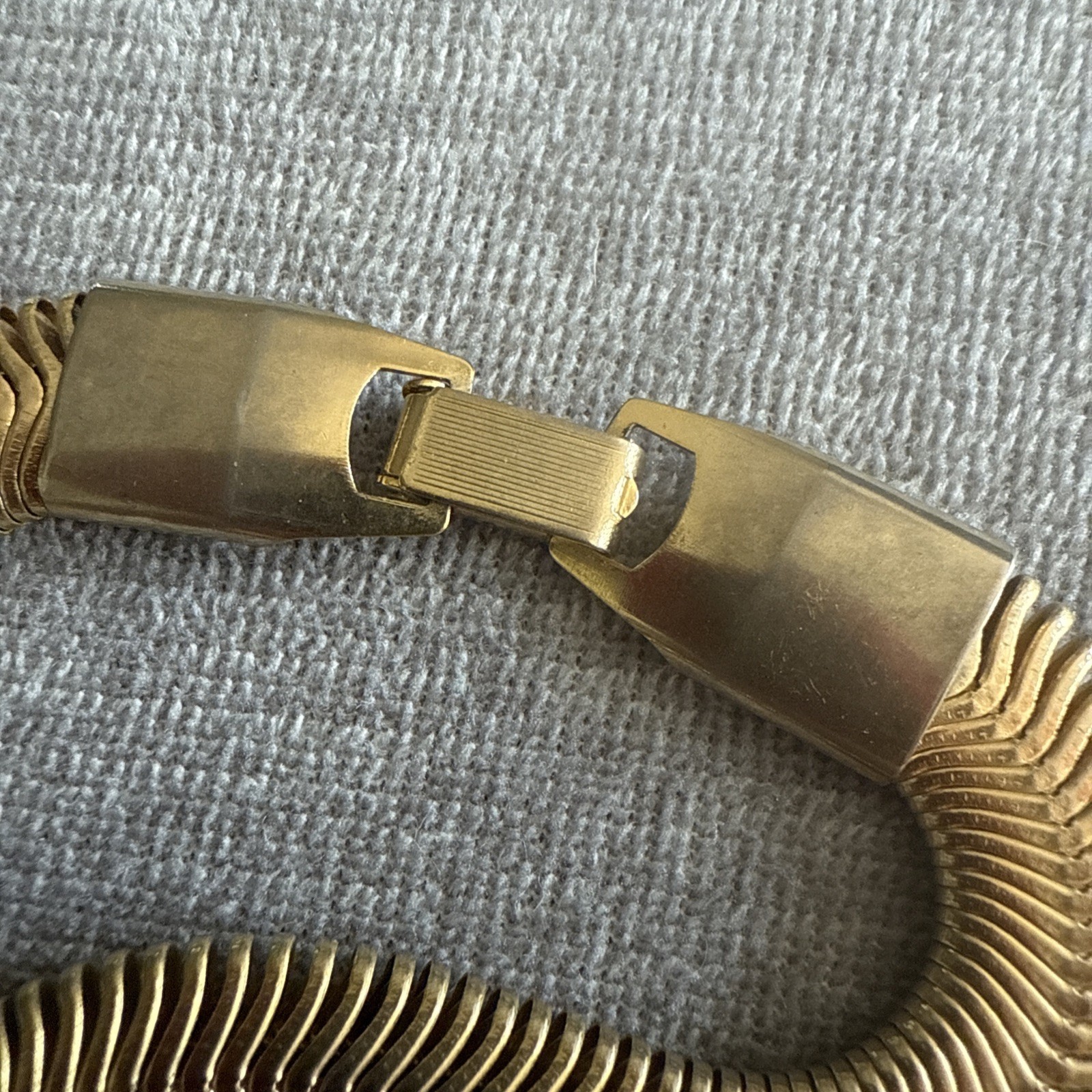 VTG Gold Tone Flat Snake Herringbone Chain Lonh Statement Necklace Chunky 80s