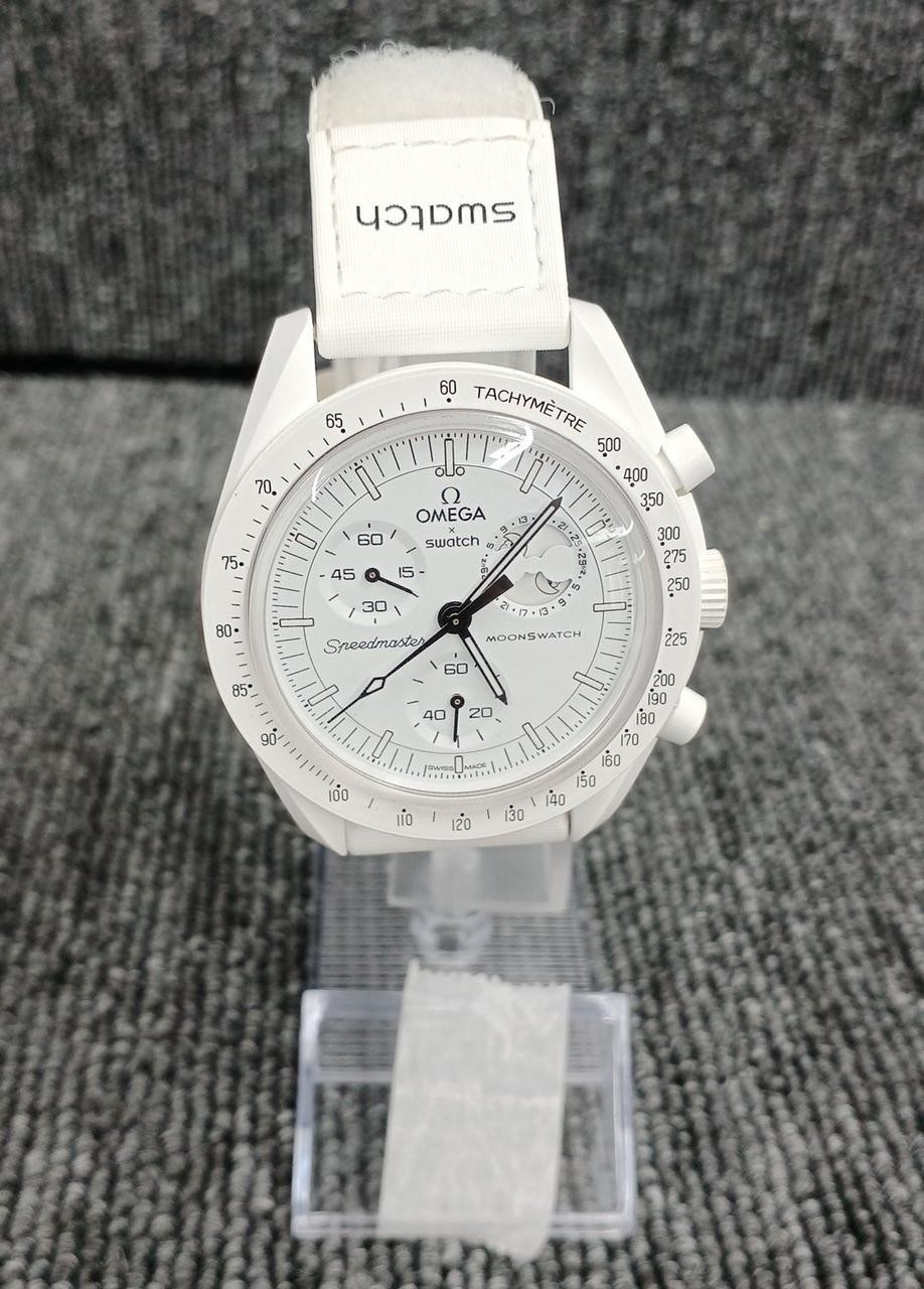 Omega x Swatch MoonSwatch Snoopy Mission to Moonphase SO33B700 Black