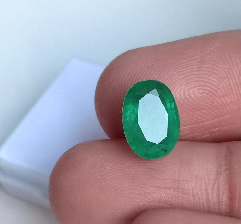 Certified Vivid Green Emerald Oval Unheated Untreated Loose Gemstone 3.22 Ct