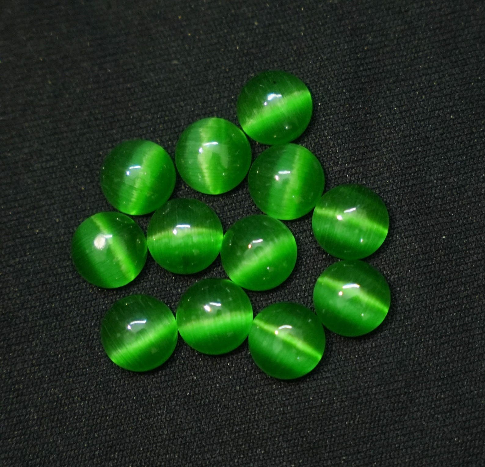 Green Monalisa Round Cabochon 6mm to 25mm Natural Loose Wholesale Gemstone