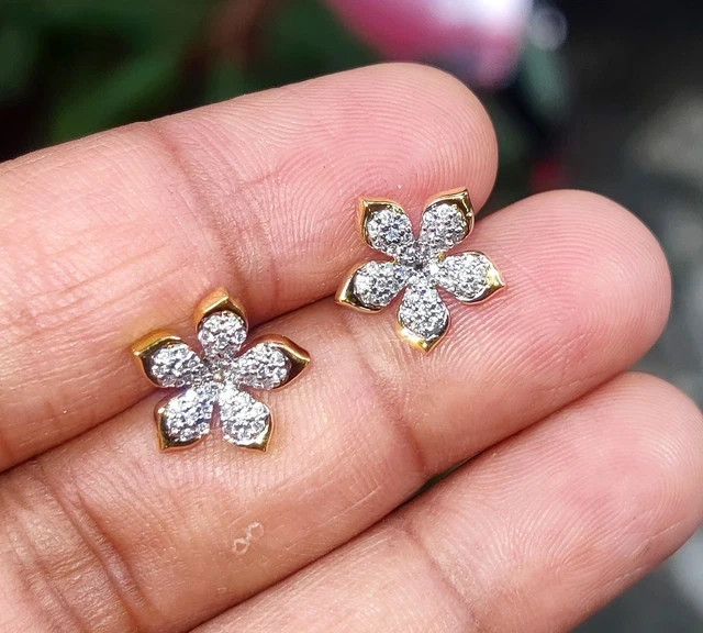 1.10Ct Round Cut VVS1 Real Moissanite Flower Stud Earring 14k Yellow Gold Plated
