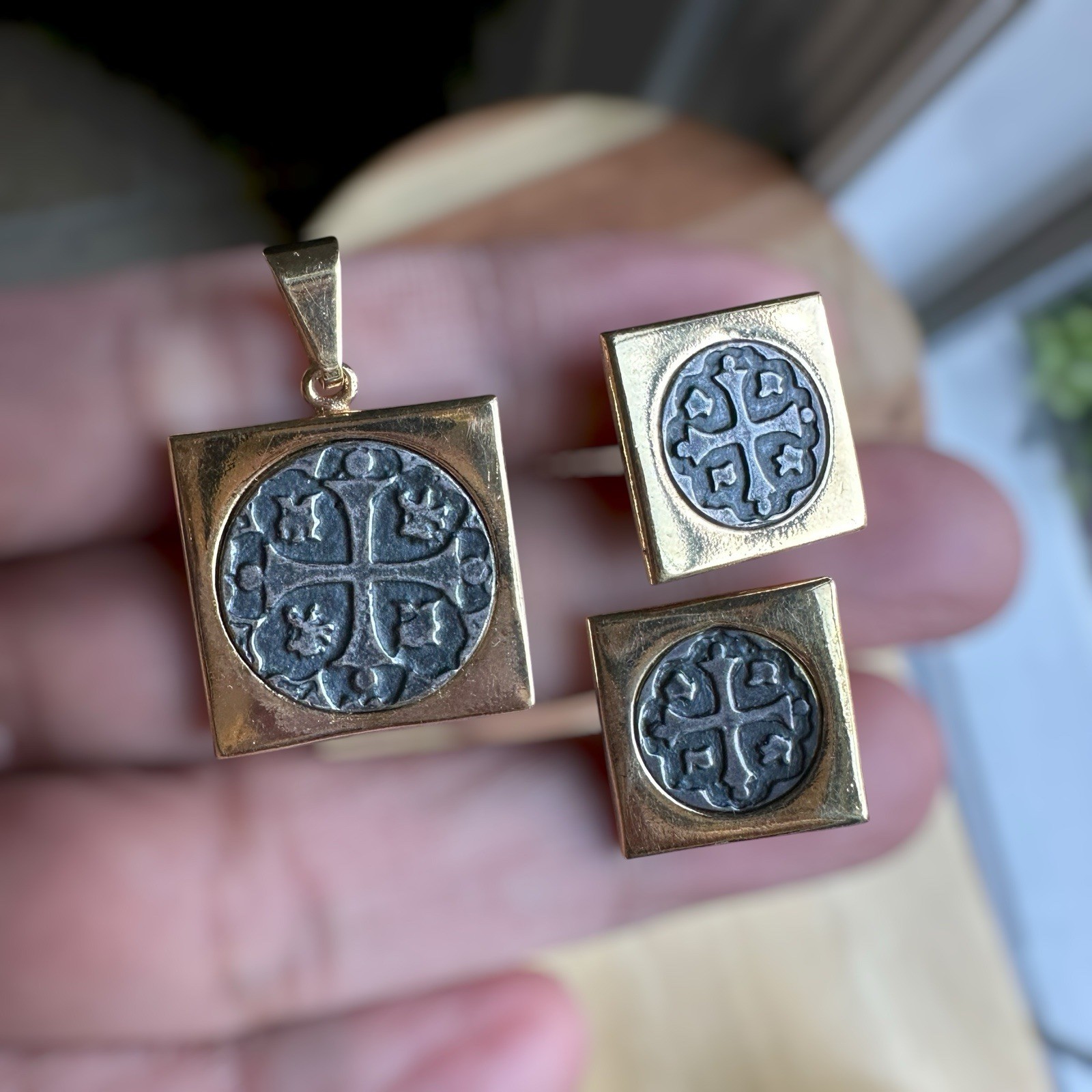 Replica Spanish Atocha Shipwreck Coin Pendant 1.2 Inch Match Earrings Gold Plate