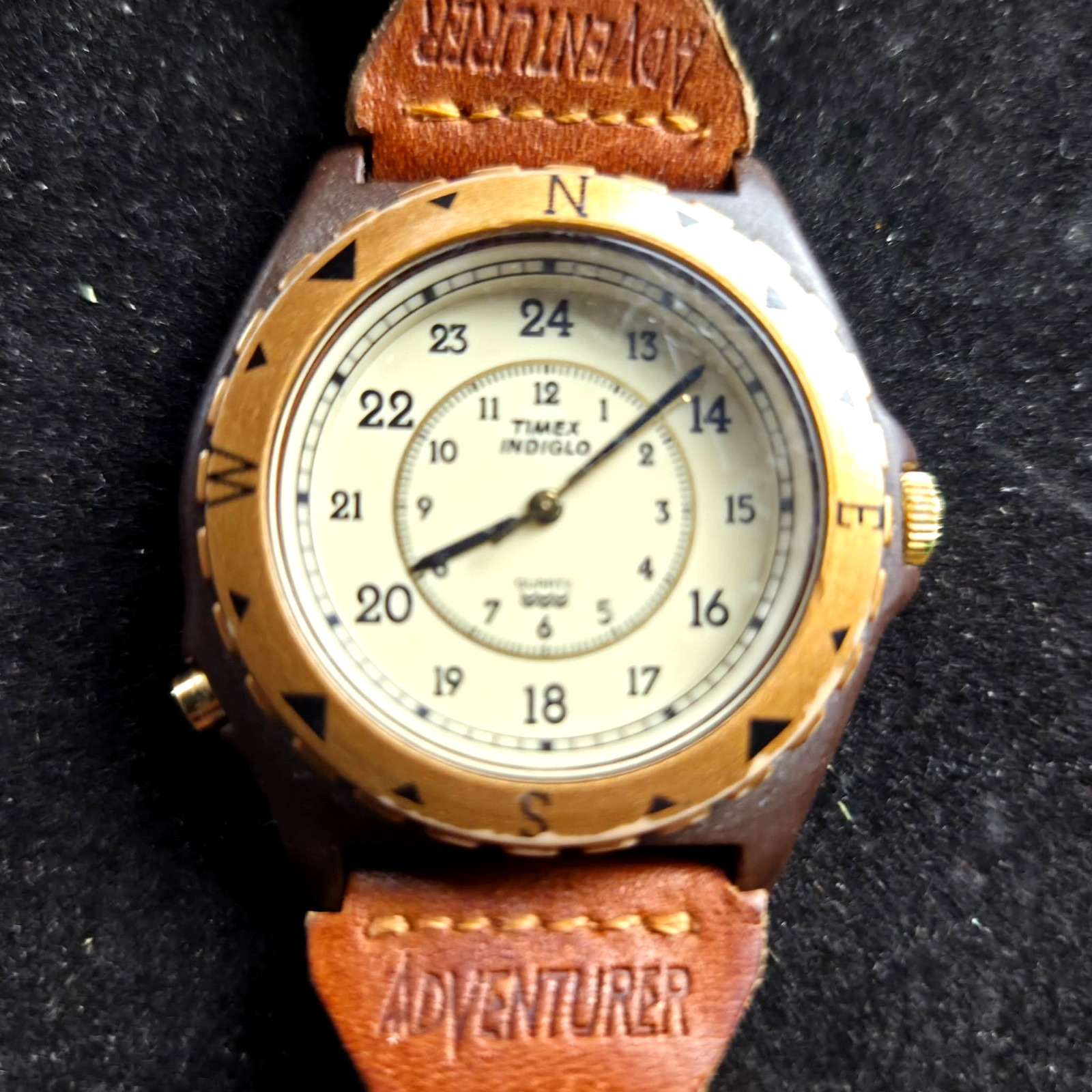 Timex Indiglo Adventure Compass Bezel Quartz Watch Brown Leather Vintage T50