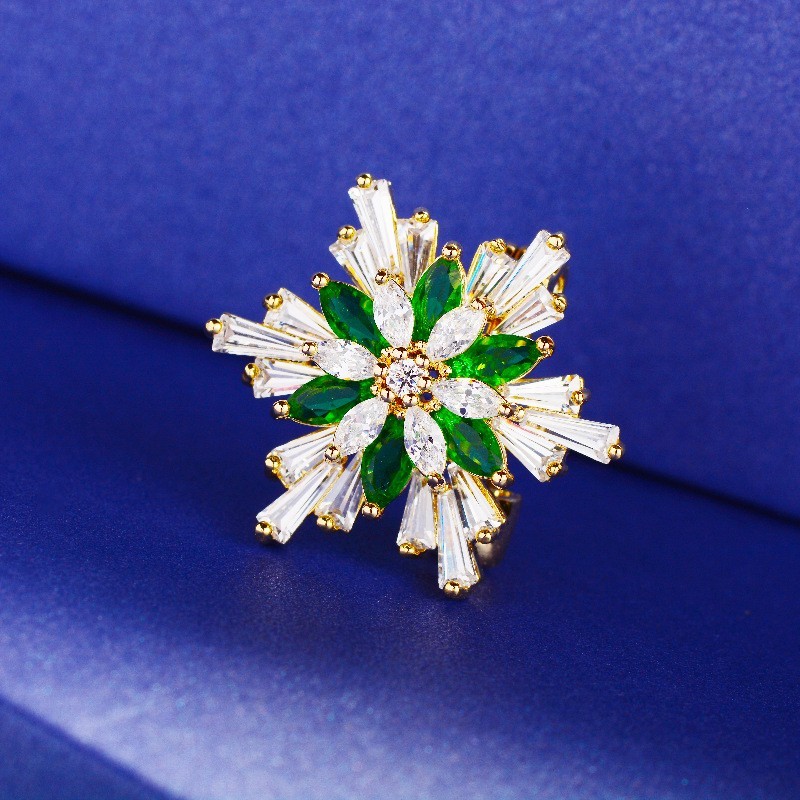 Women’s Fashion Elegant Snowflake Shaped Alloy Brooch Synthetic Zircon Brooch