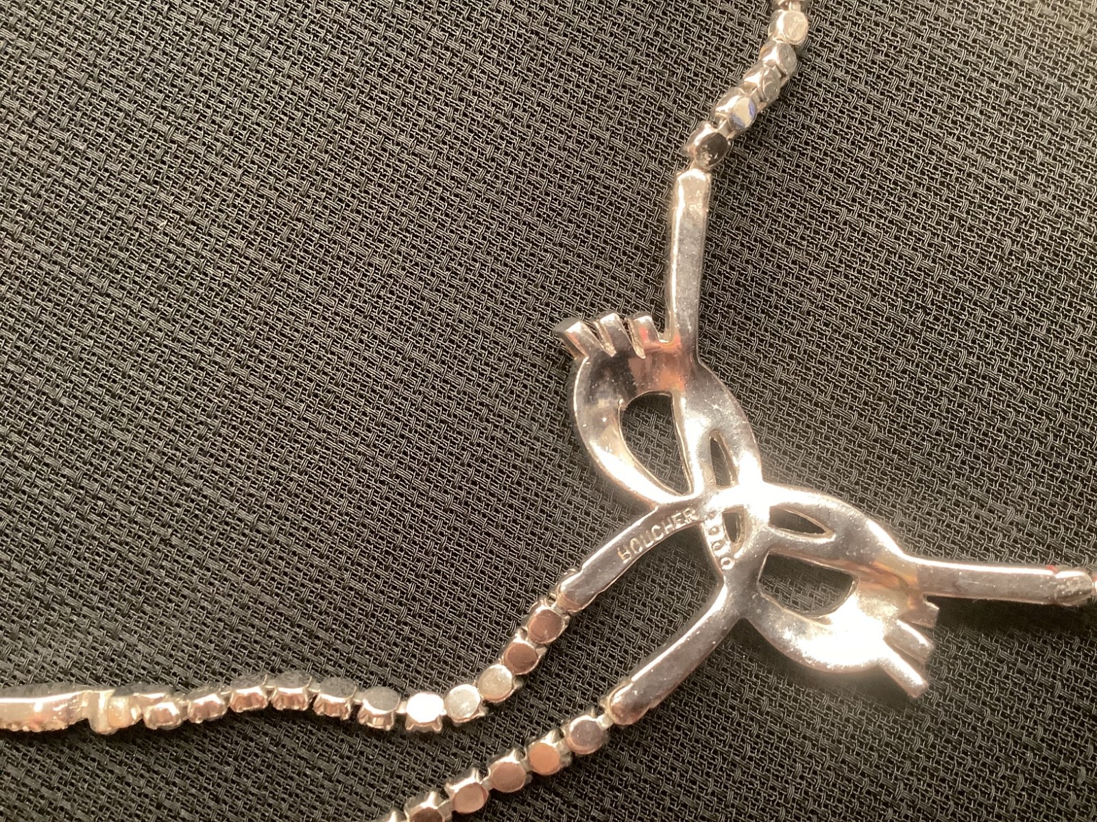 Boucher vintage clear rhinestone bow necklace with dangles, gorgeous !