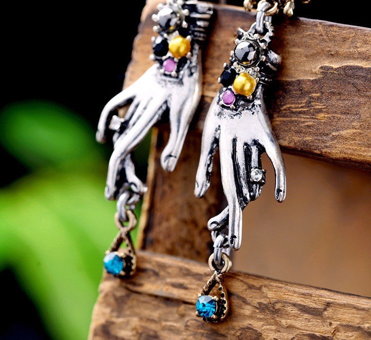 US Seller Betsey Johnson Retro Rhinestone Spider Water Drop Hand Earring Jewelry
