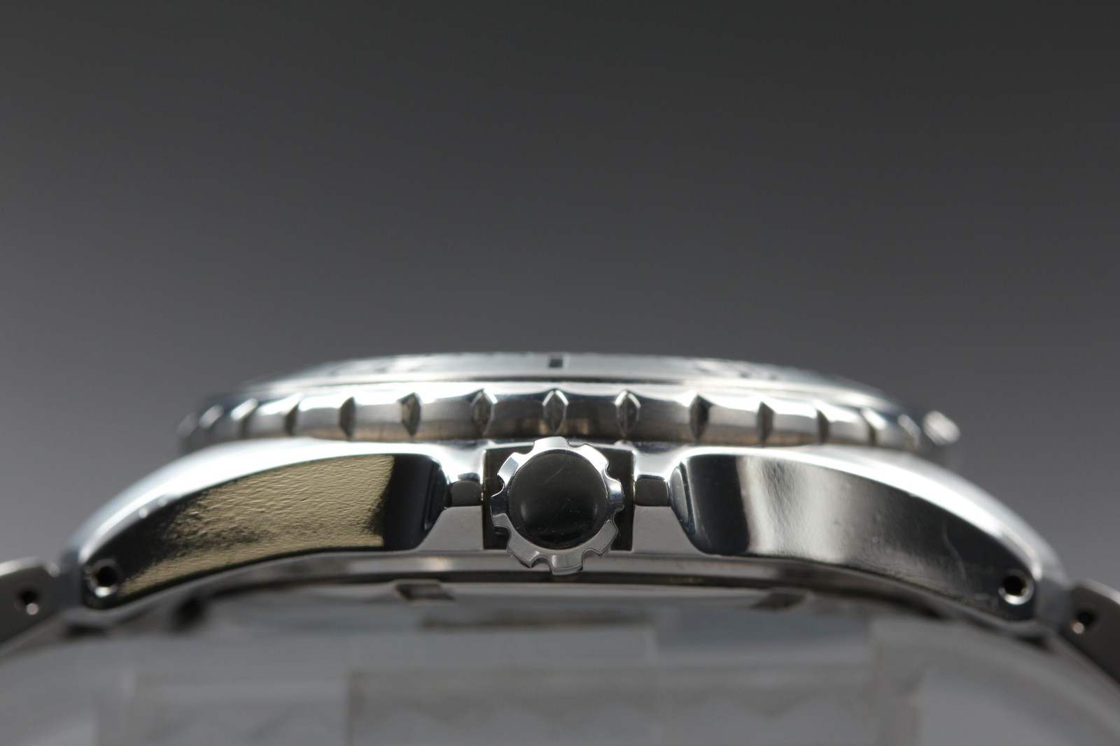 [N MINT w/ BOX] SEIKO Prospex Diver’s V147-0AW0 Titanium 39mm Solar Men’s Watch