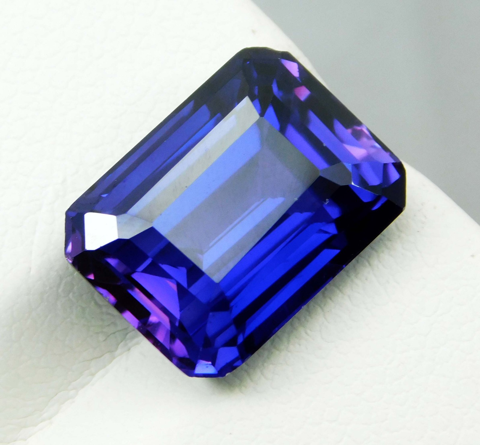 Natural Purple Blue Tanzanite 10.45 Ct AAA Emerald Cut Certified Faceted Gems