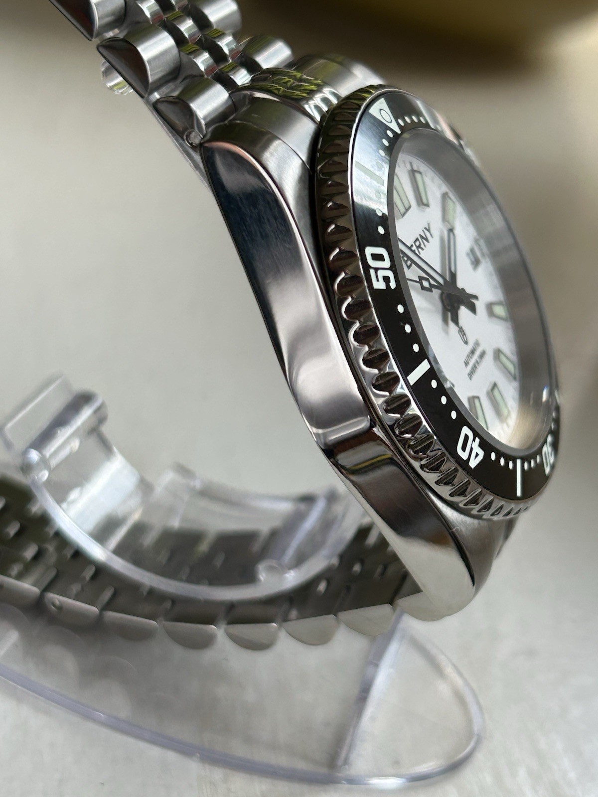 BERNY, 40mm, Automatic, 200m, SS, Sapphire.