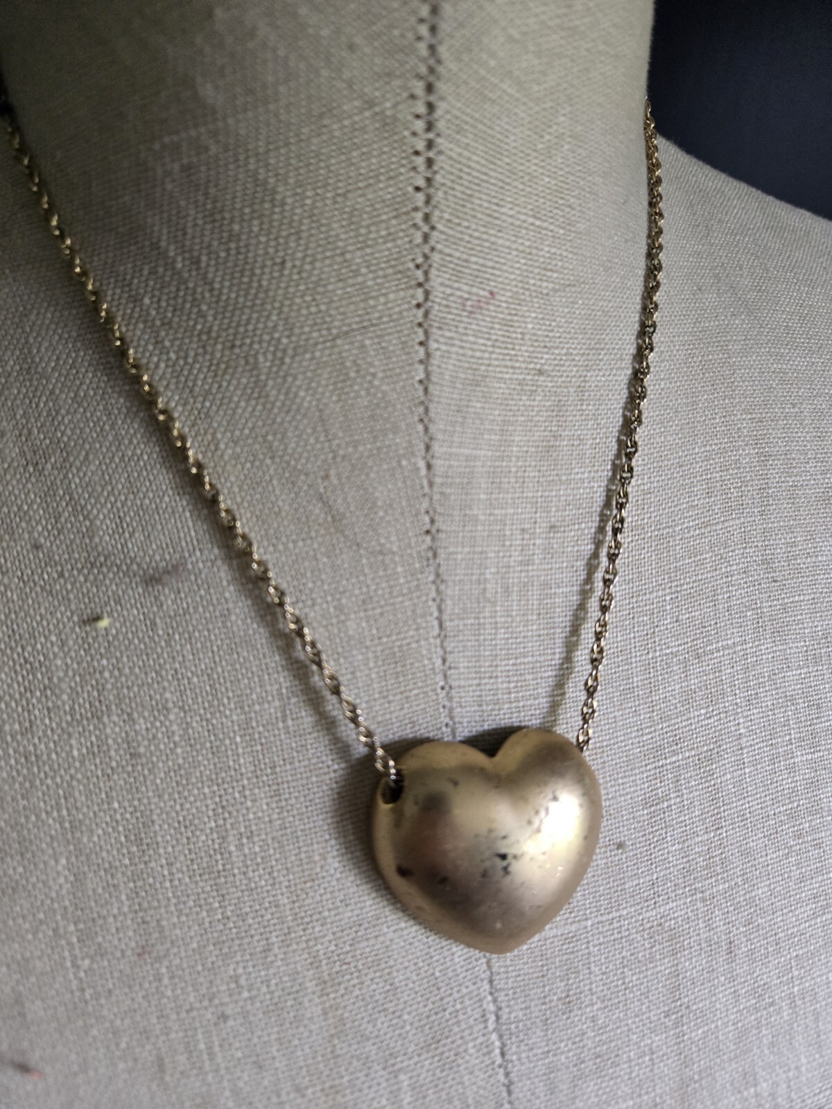 Costume Jewelry Chunky Heart Necklace Gold Tone 16″ Chain. Heart 1.25″ X 1.25″