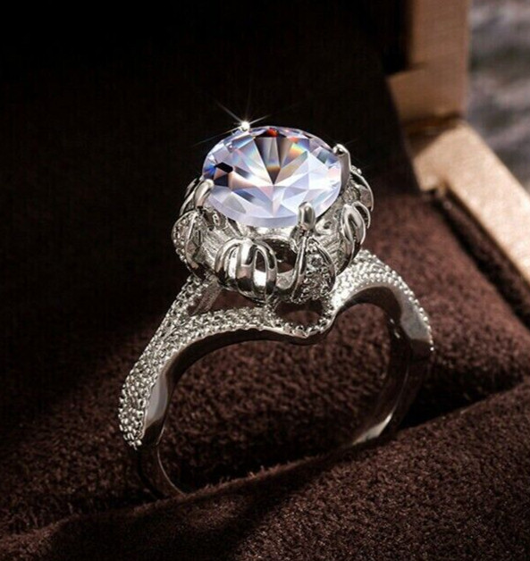Authentic Vintage Valentine Gifts Ring 2.11 Ct CZ Beautiful Ring Silver Plated