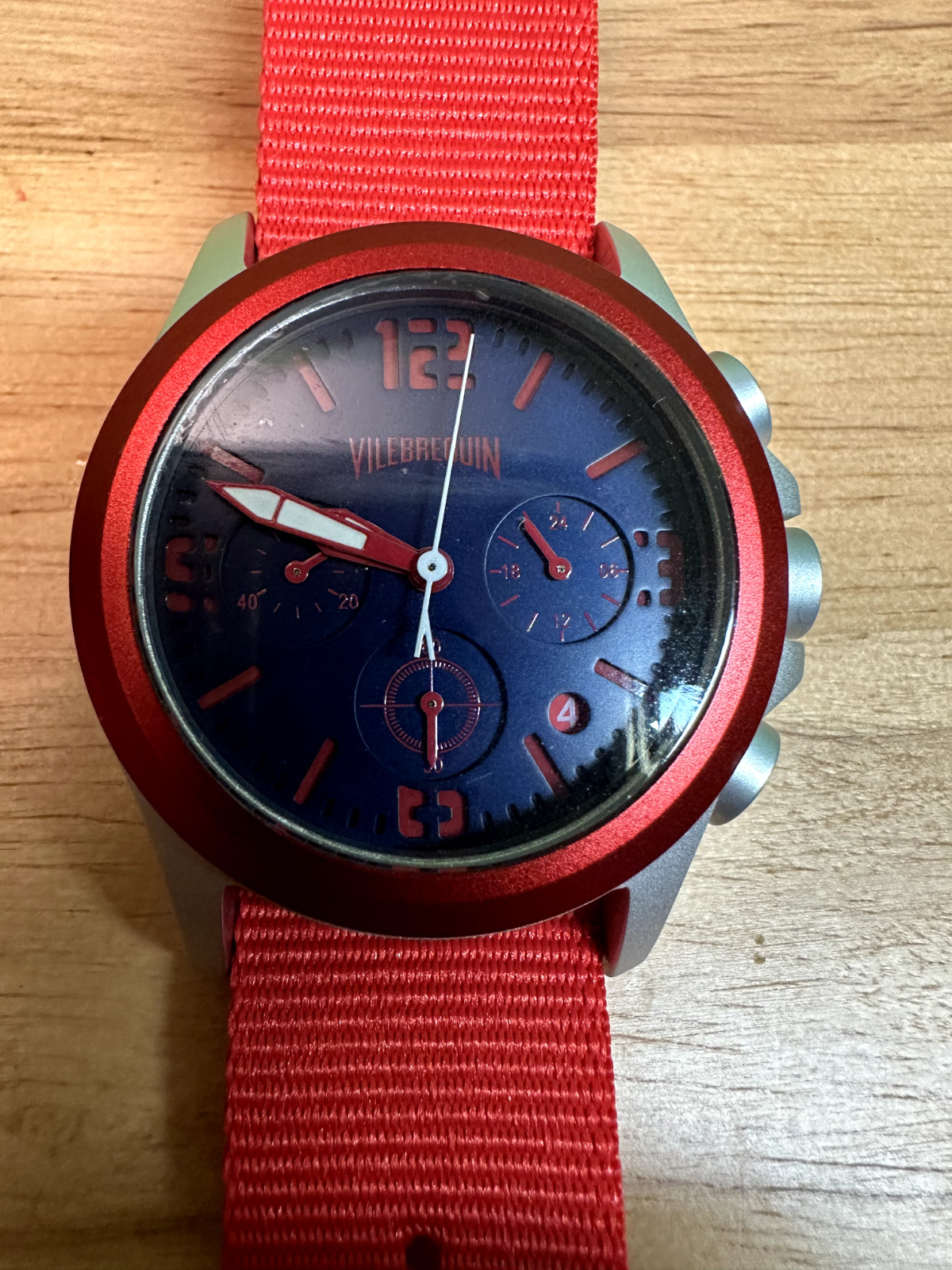 NWT Vilebrequin LIMITED EDITION Chronograph Watch In Box – New Battery – RED