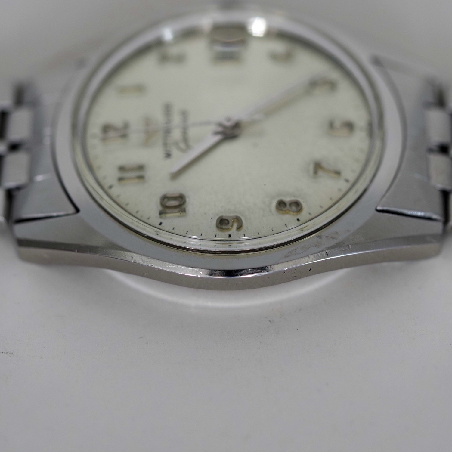 Vintage 1960’s WITTNAUER Geneve 34 mm – All Original w/ Box – SERVICED