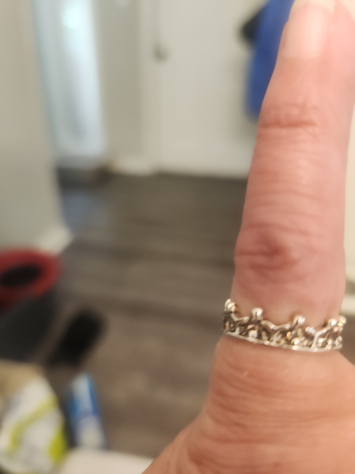 Silver Tone Crown Style Band Ring Metal No Stone Size 7, Silver Color