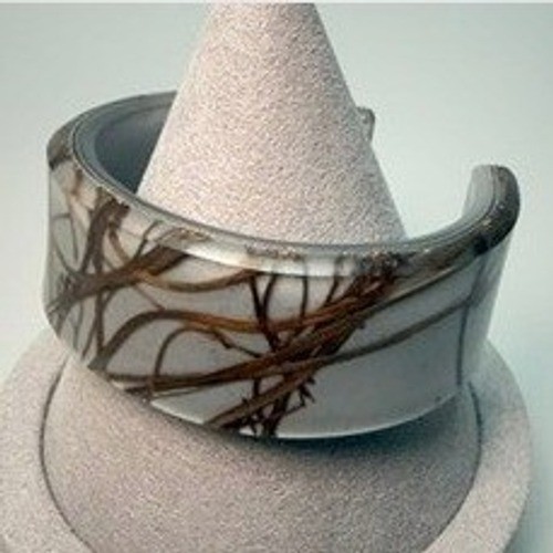 Chunky Lucite Acrylic Dried Grass Inlay Cuff Bracelet 6″ Casual Chic