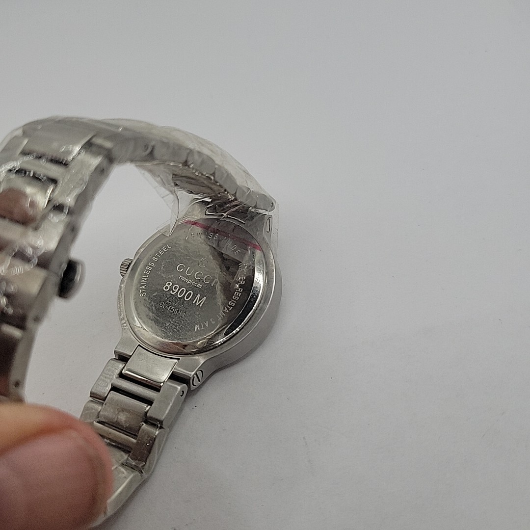 Gucci 8900M 35mm New and Chic