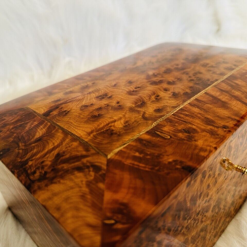 Burl lockable thuya wooden jewelry box holder with key Keepsake
