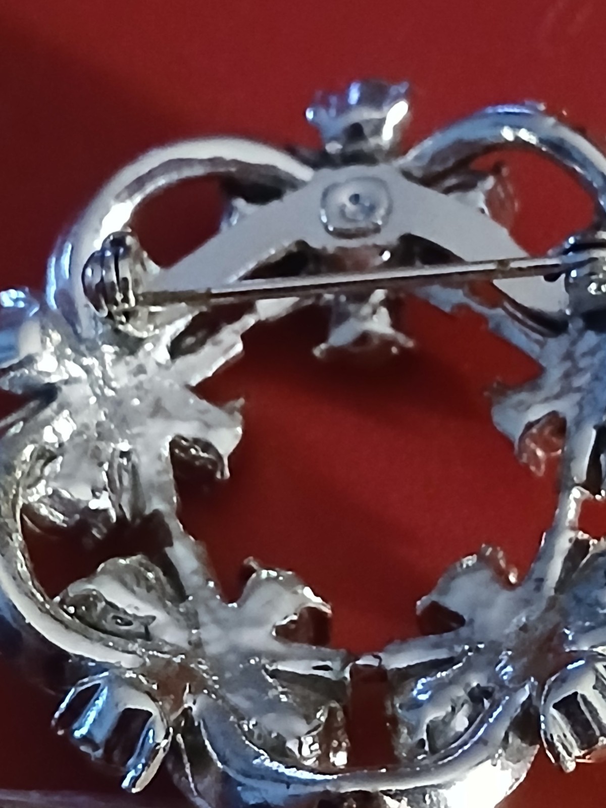 Brooch Mid-20th Century, Circular Design,Intricate Metalwork/ Rhinestones