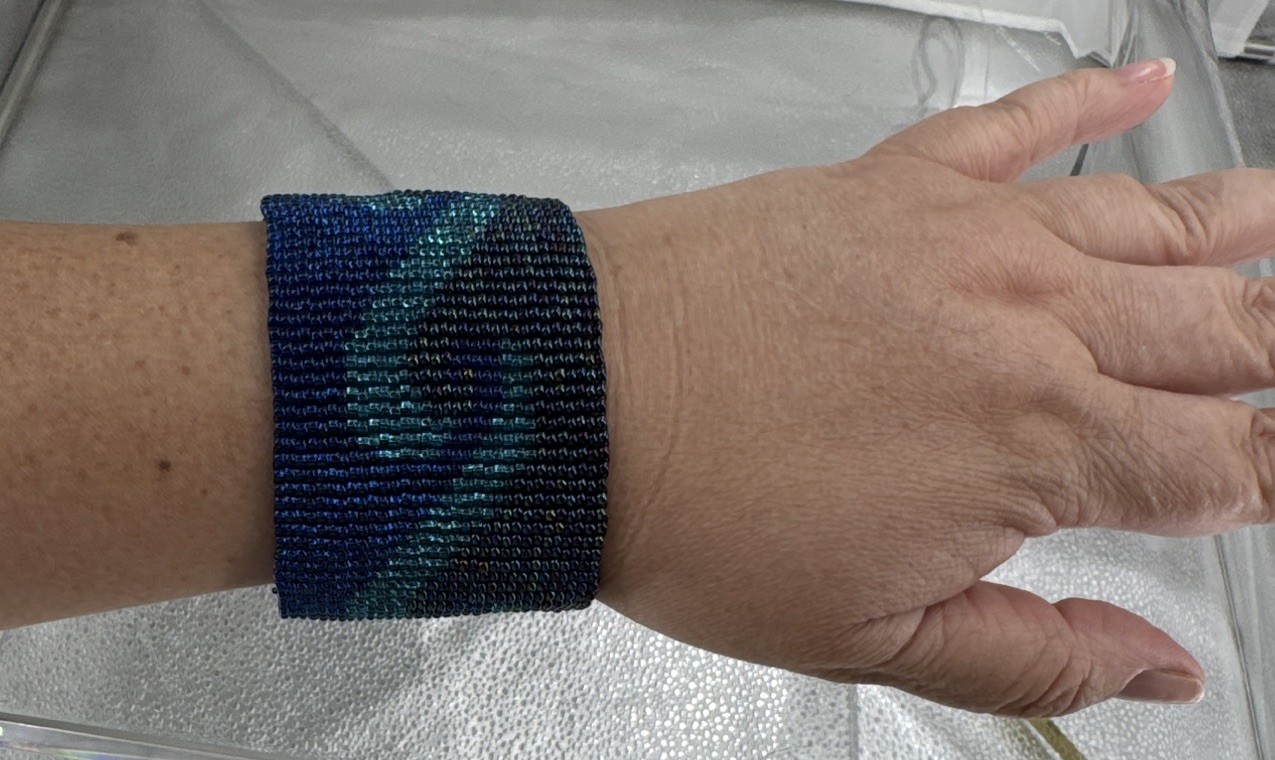 Handmade Beaded Cuff Bracelet Blue Black Teal Wave Pattern Glass Beads 7.5 in