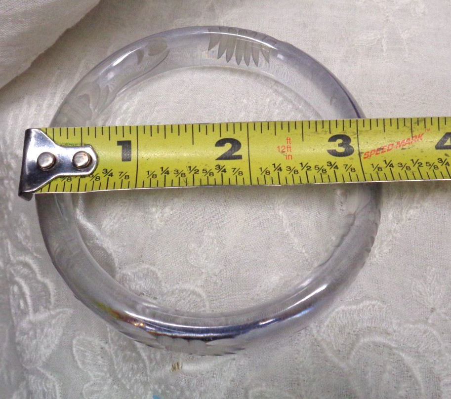 Vtg Estate Jewelry ~ CLEAR Plastic Resin CARVED Sunflower Design Bangle Bracelet