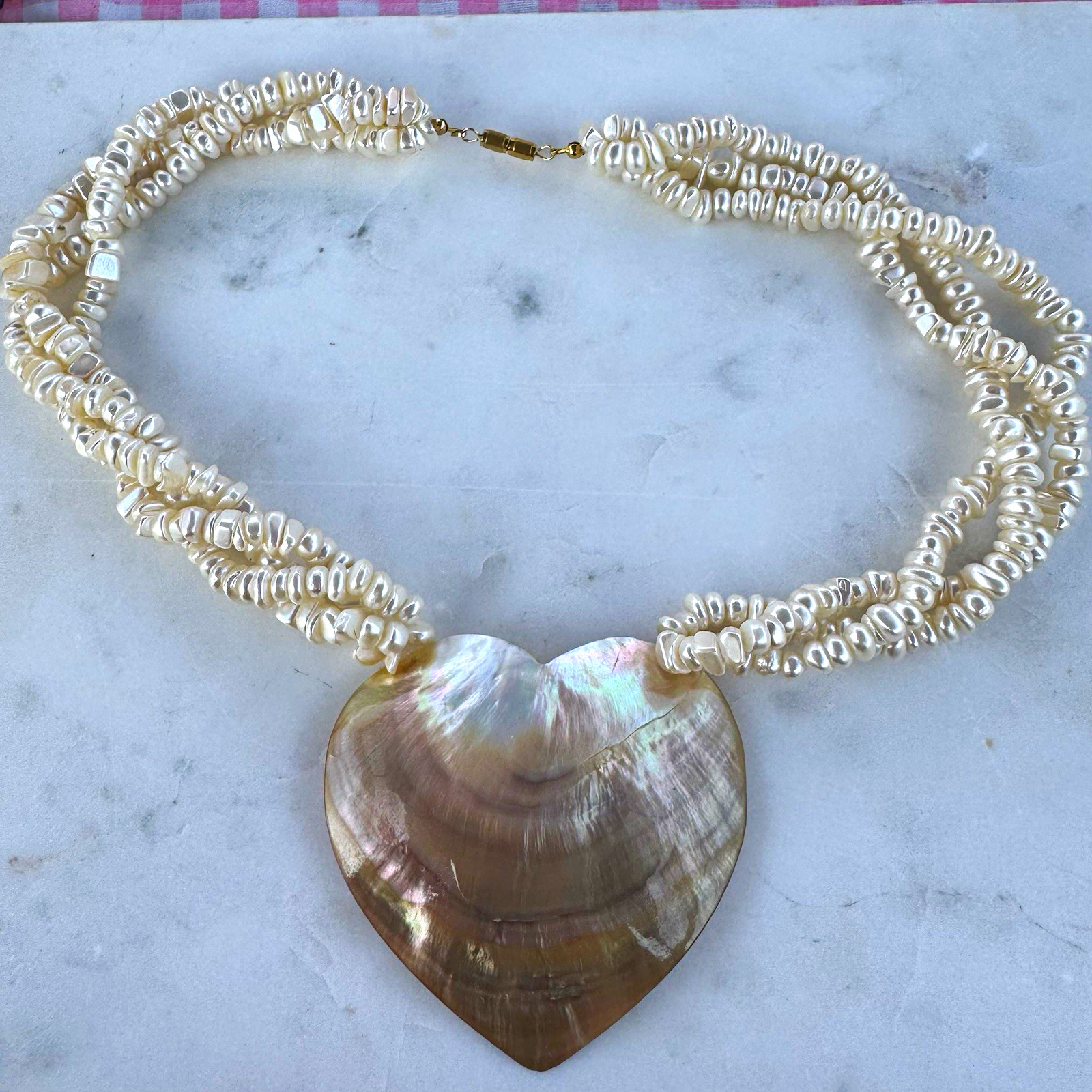 white baroque pearl beaded necklace with heart mother-of-pearl shell charm keshi
