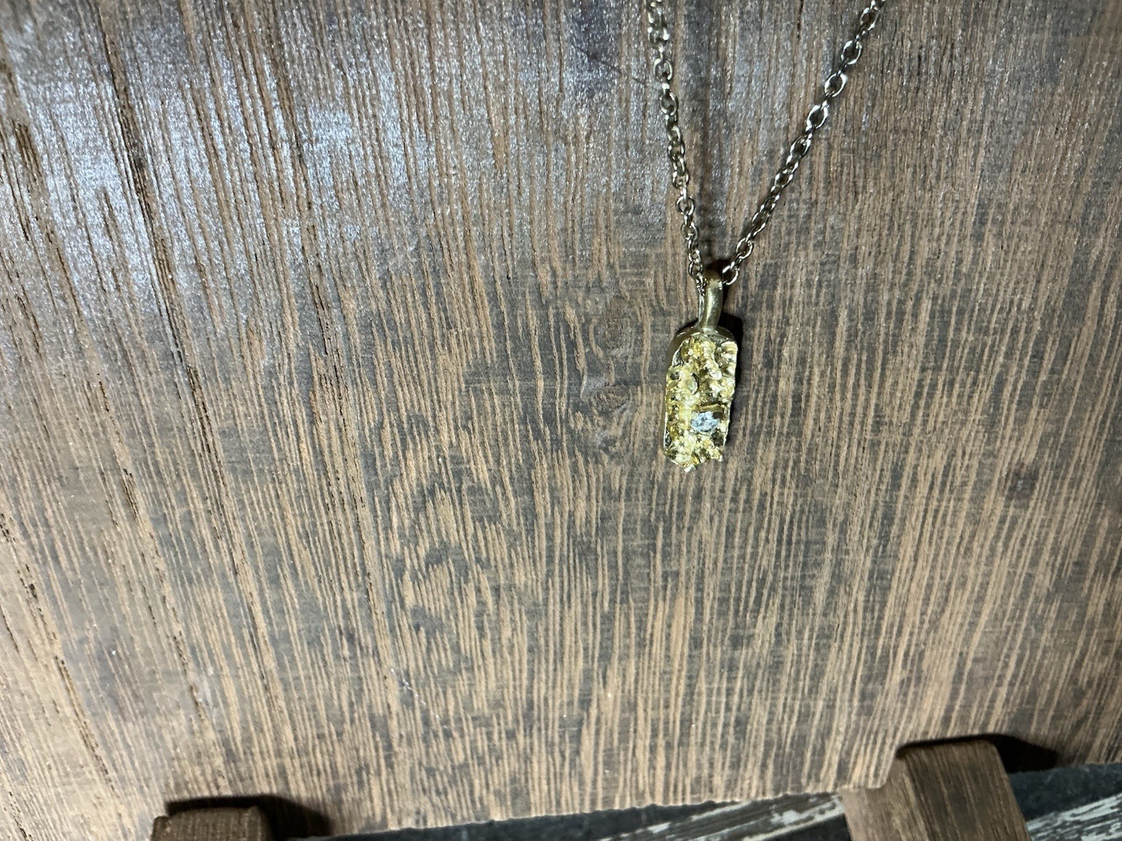 Gold Tone Textured Nugget Pendant Necklace Clear Rhinestone 17”