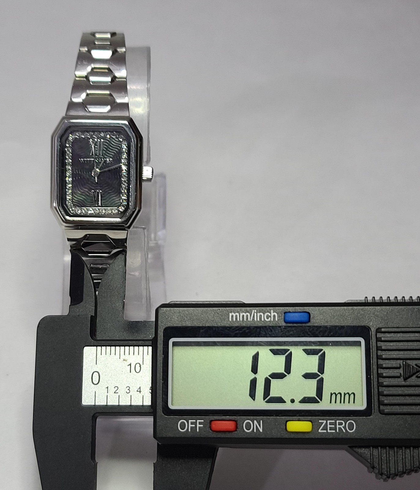 WN4050 WITTNAUER BLACK DIAL STIANLESS STEEL WOMEN’S WATCH MW5-138