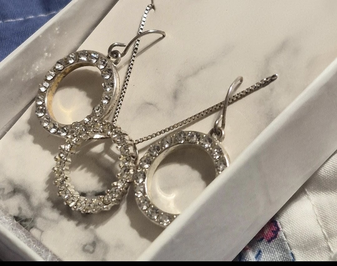 BN Moissirate 3pc set Necklace and earrings.