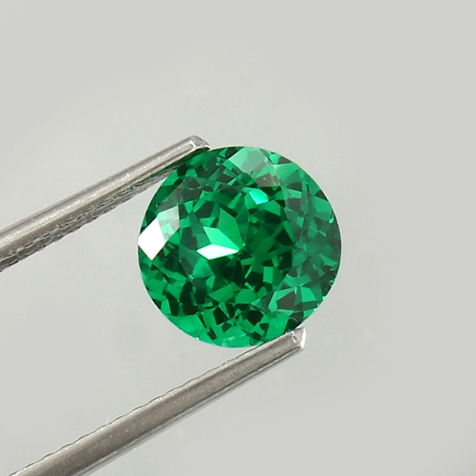 AAA 9.46 Ct Lab-Created Emerald Colombian Round Cut Loose Gemstone 12x12x8mm