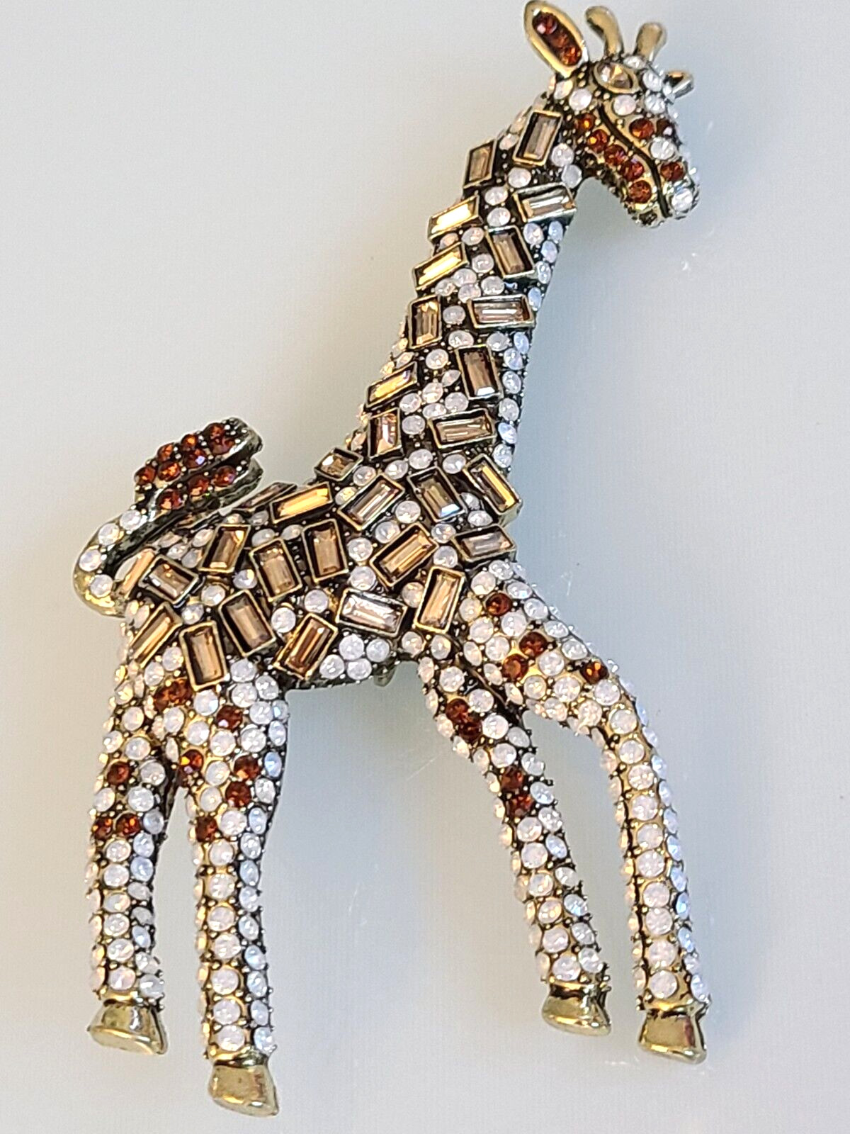 WOWSER HUGE 4 1/4 INCH HEIDI DAUS STYLE UNSIGNED GIRAFFE BROOCH PIN BEAUTY