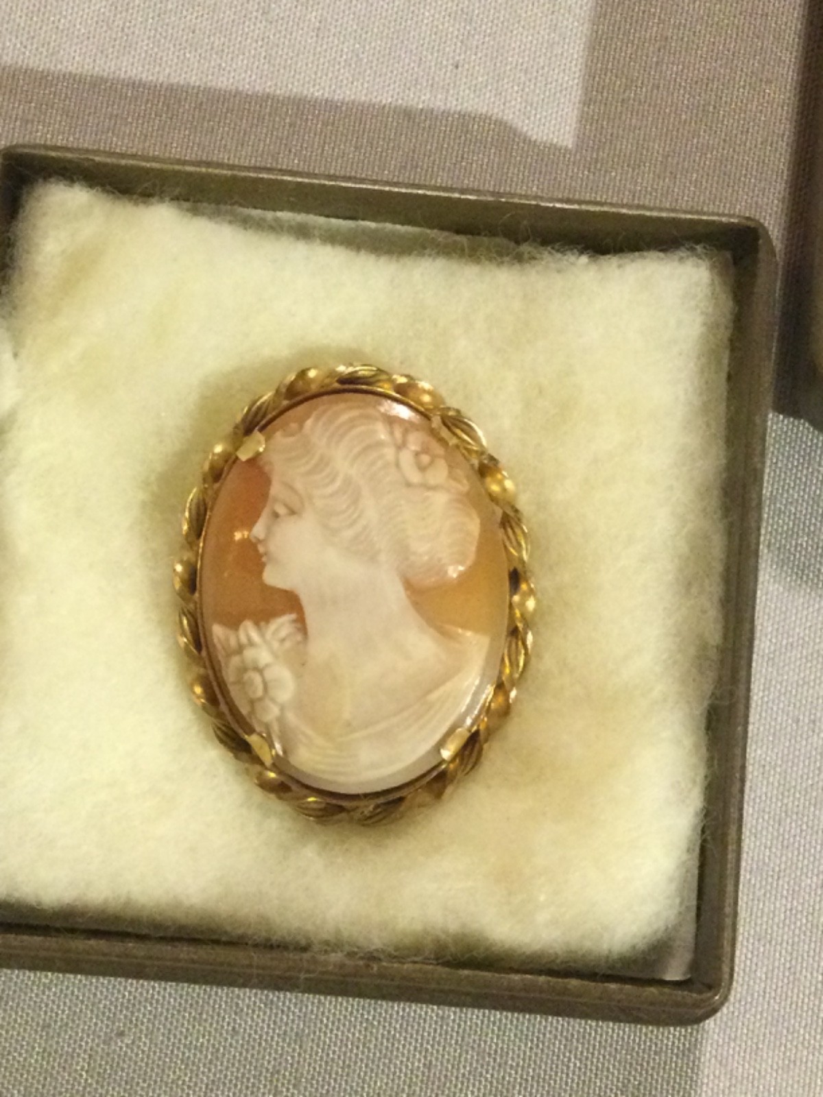 Vintage 1/20 12K Carved Shell Cameo Classic Baroque Brooch or Pendant