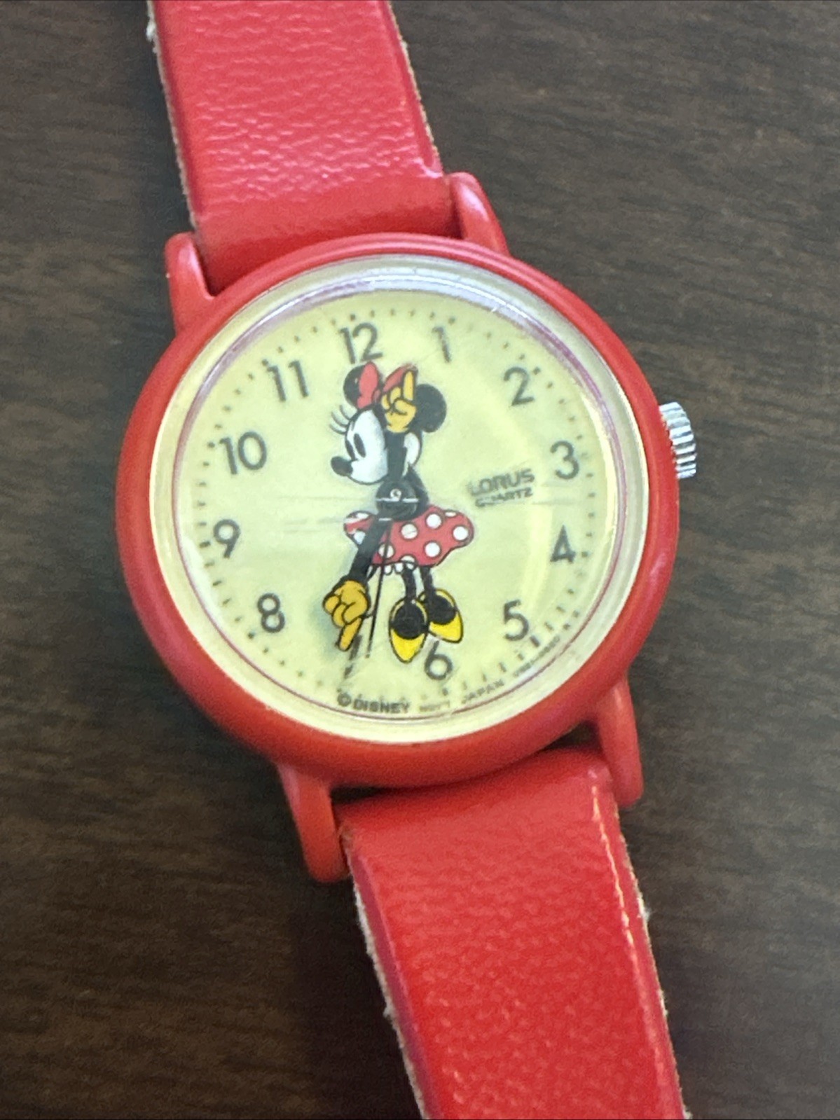 VINTAGE MINNIE MOUSE LORUS QUARTZ – RED WITH RED BAND – V821-0140