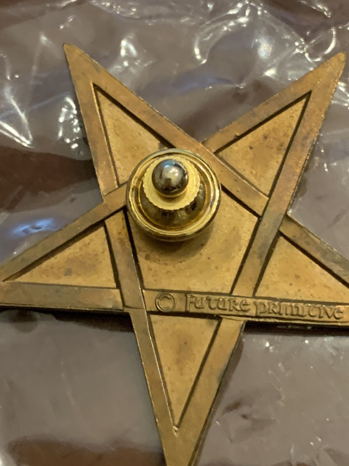 RARE HOLLYWOOD 5 STAR BADGE PIN FUTURE PRIMITIVE PALM TREE METAL VTG OLD