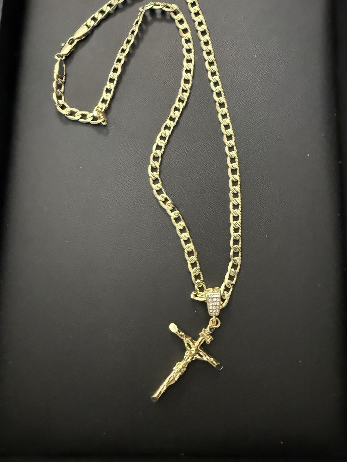 High Quality Gold Plated Necklace With Medallion