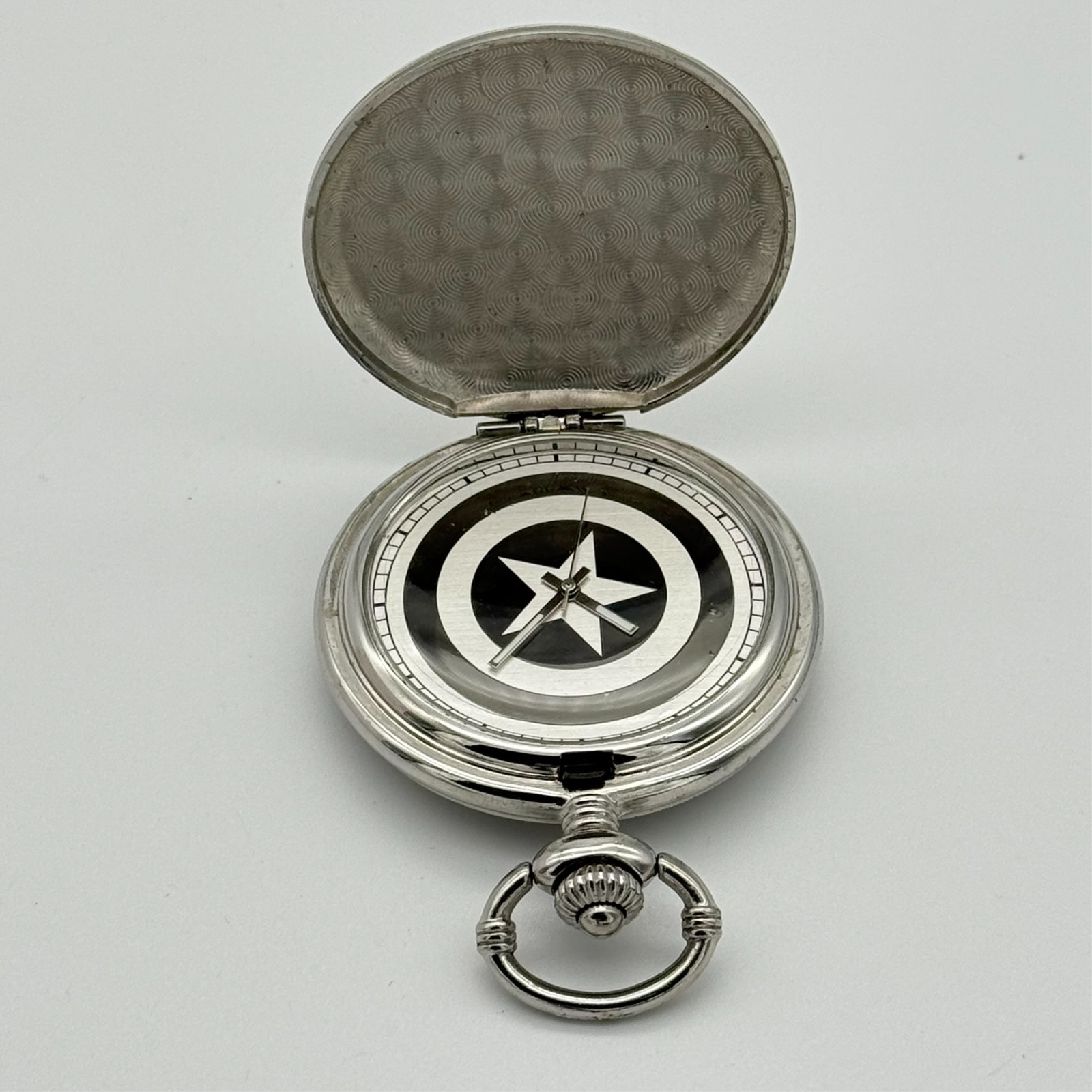 MARVEL Avengers Captain America Shield & Logo Silver Tone Pocket Watch, Red/Blue