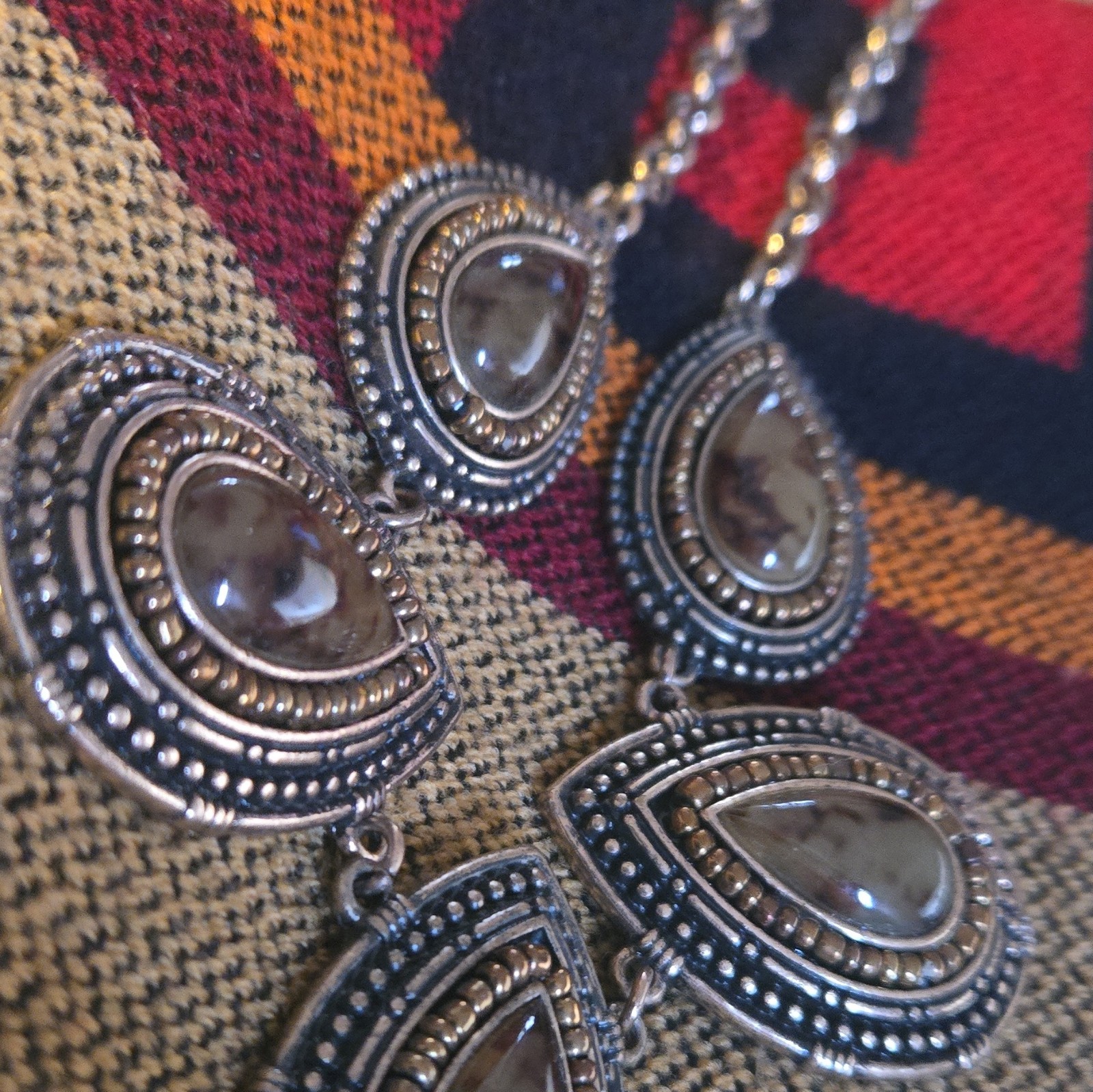 Silver Tone Adjustable Teardrop Pendant Necklace Cable Chain Lobster Clasp
