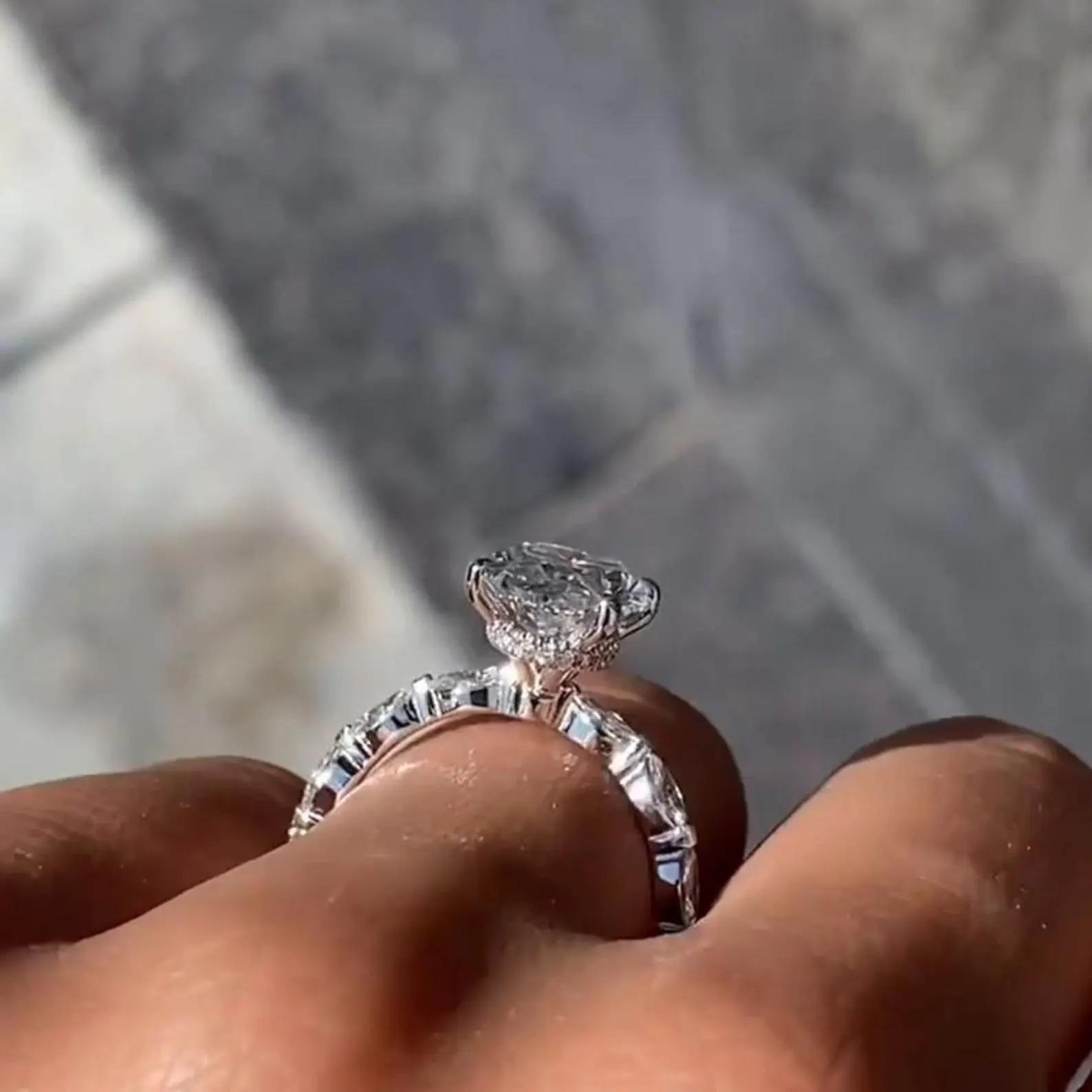 Oval Cut Moissanite Engagement Ring, 925 Silver Wedding Ring Gift for Woman