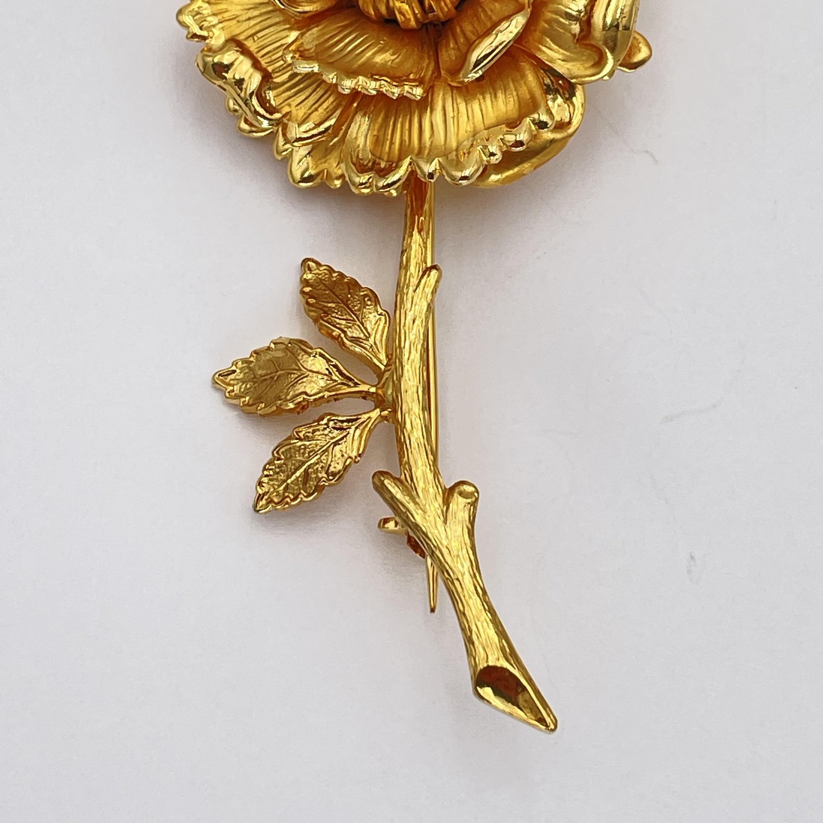 Gold Tone Layered Flower Brooch Pin Long Stem Floral Costume Jewelry