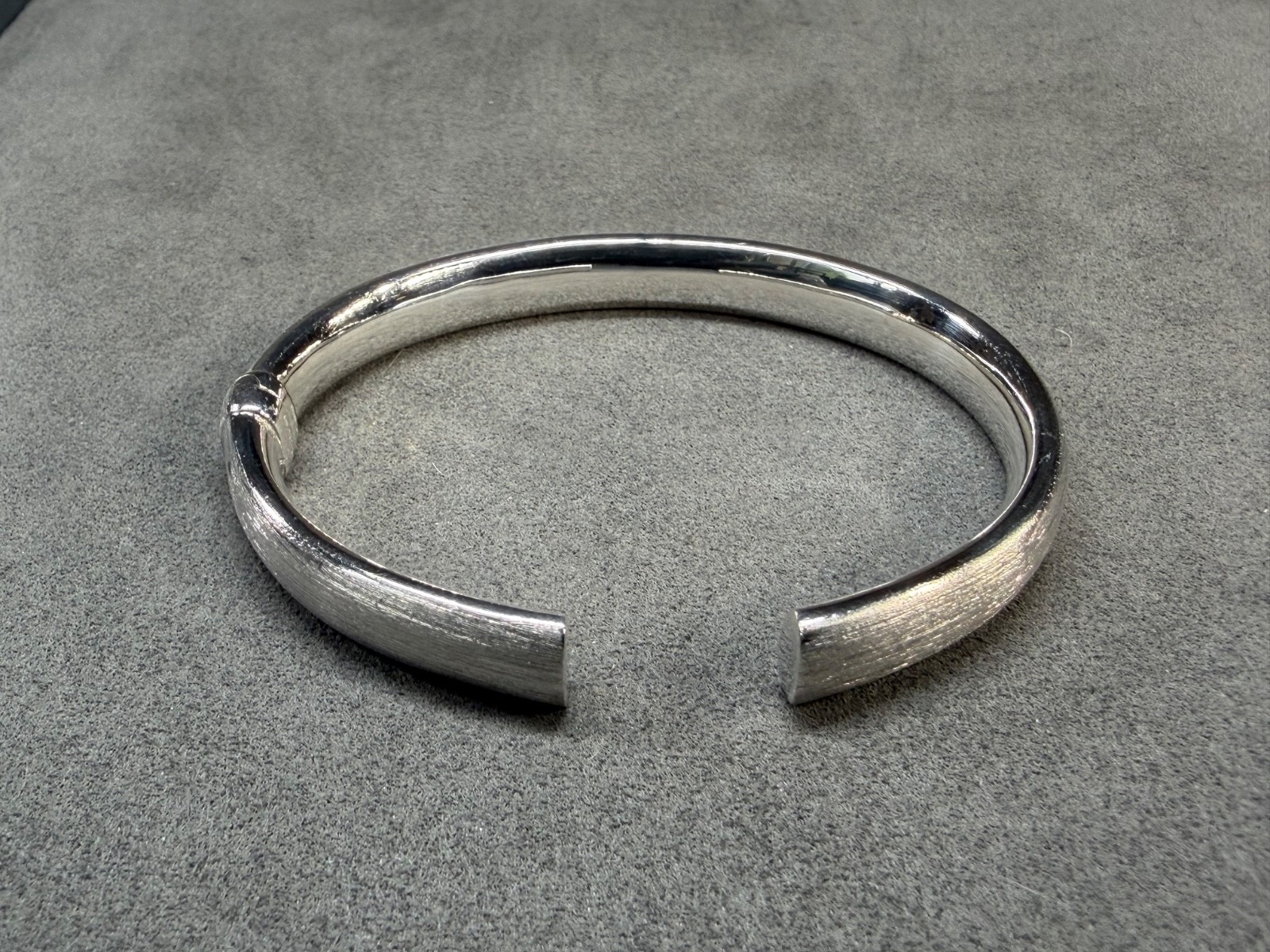 VINTAGE MILOR ITALY 950 Ultrafine Silver Textured Hinged Bracelet 6.75inch / 51g
