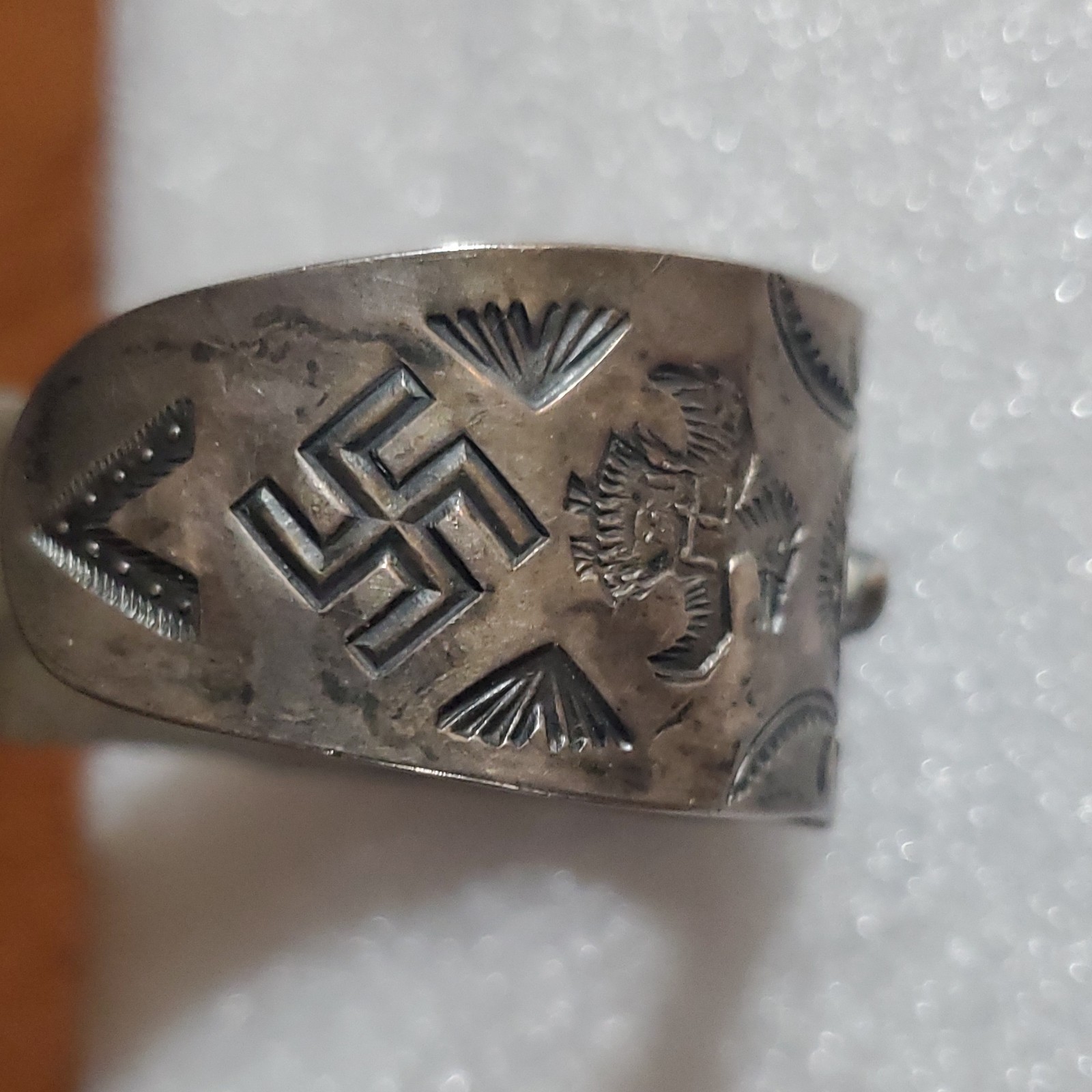 Antique 1930 Fred Harvey Navajo cuff braclet. Beautiful Silver and Turquase.