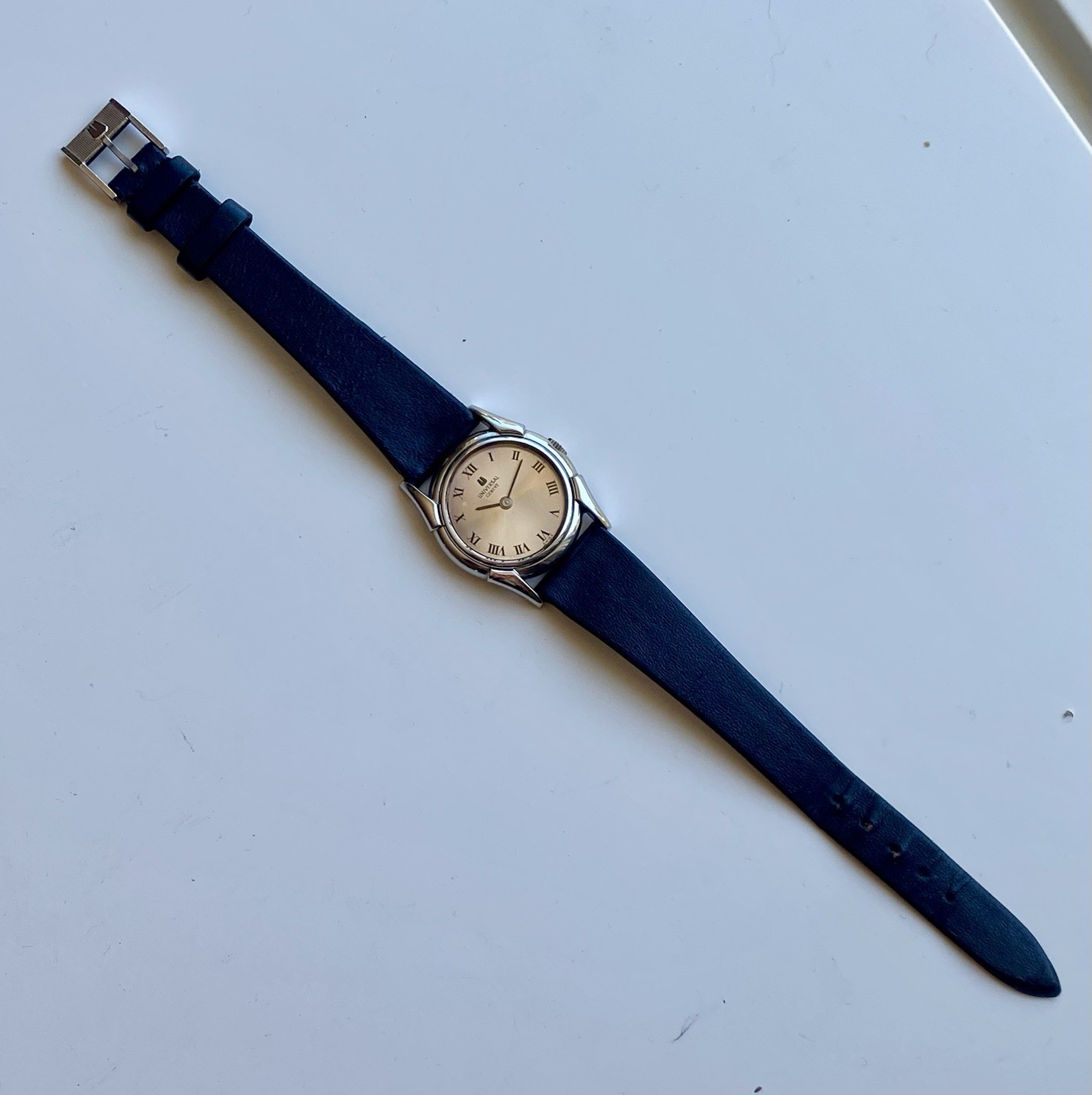 Universal Geneve Ladies 25mm Stainless Steel Bullhorn Case Cal. 1-42 Salmon Dial