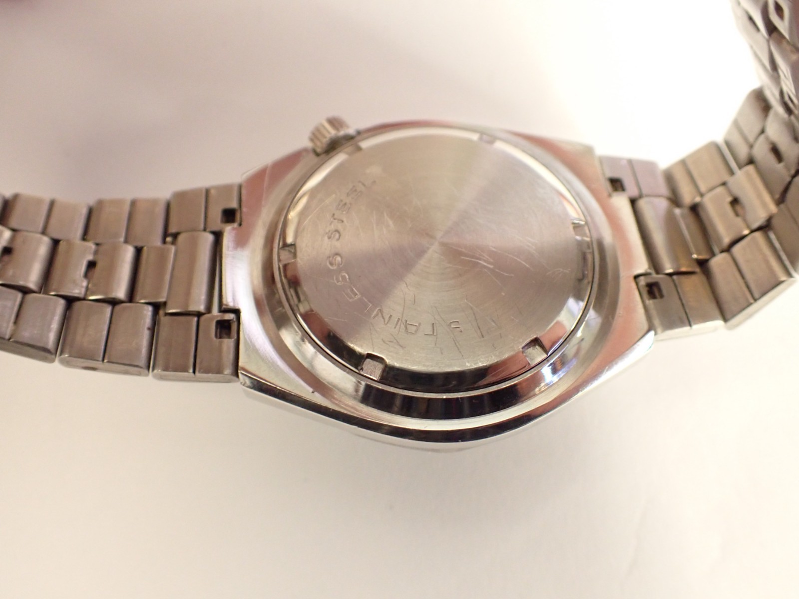 WINDERT Sport-Man Quartz Diver Rotating Bezel Day/Date Unisex Wristwatch