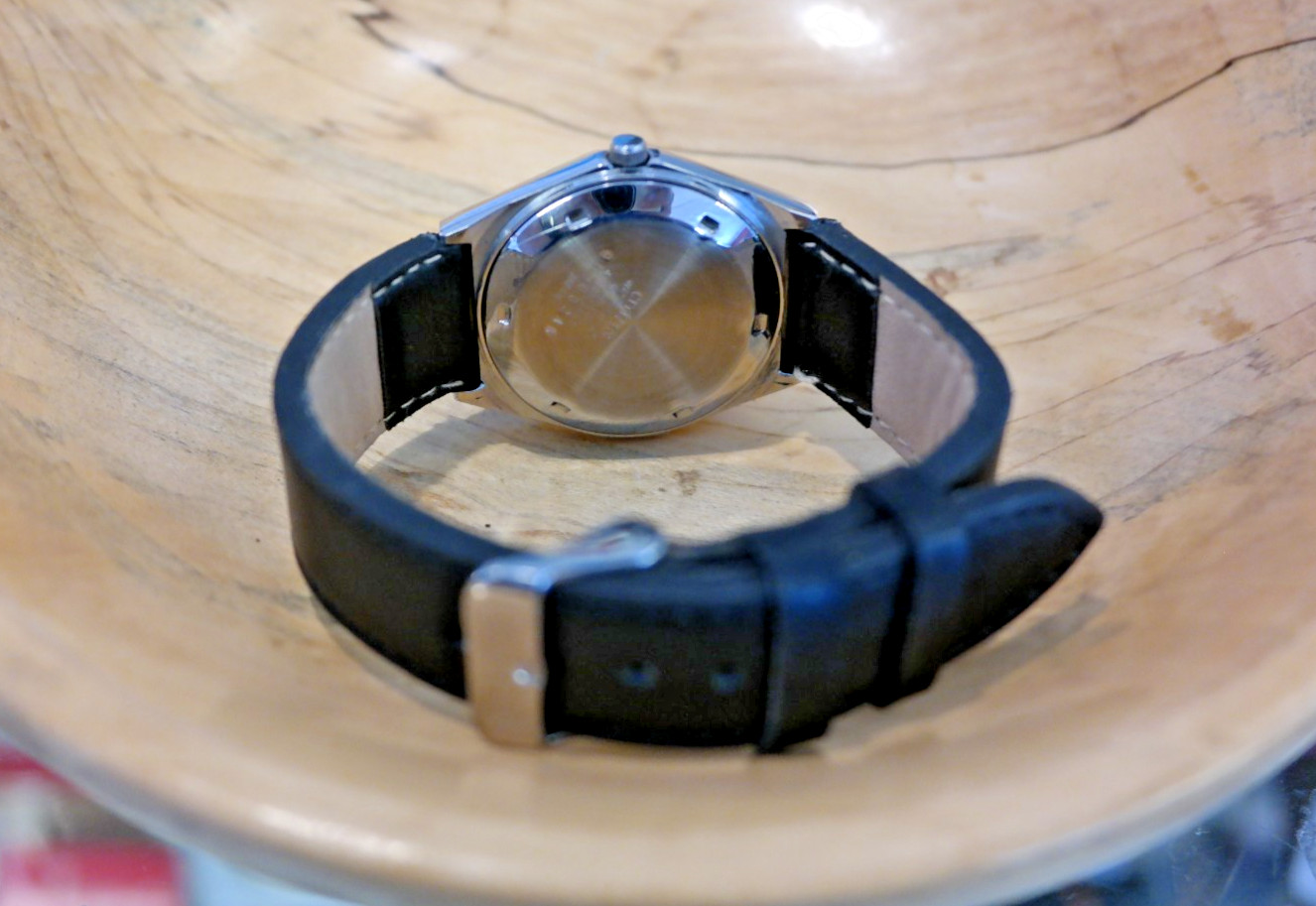 Distinguished Citizens Men’s Wristwatch – – Automatic 21J, Nice Leather Band