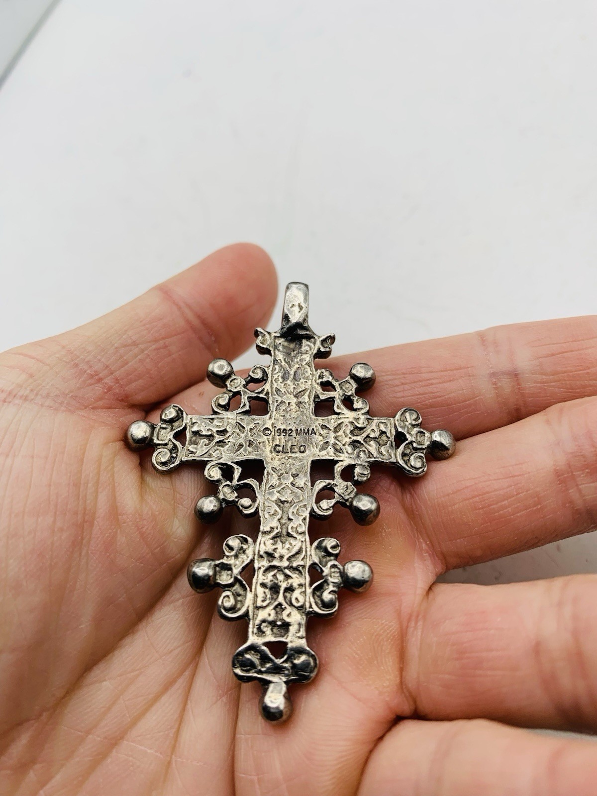 Vintage 1992 Metropolitan Museum of Art Silver Tone Byzantine Cross Cleo Pendant